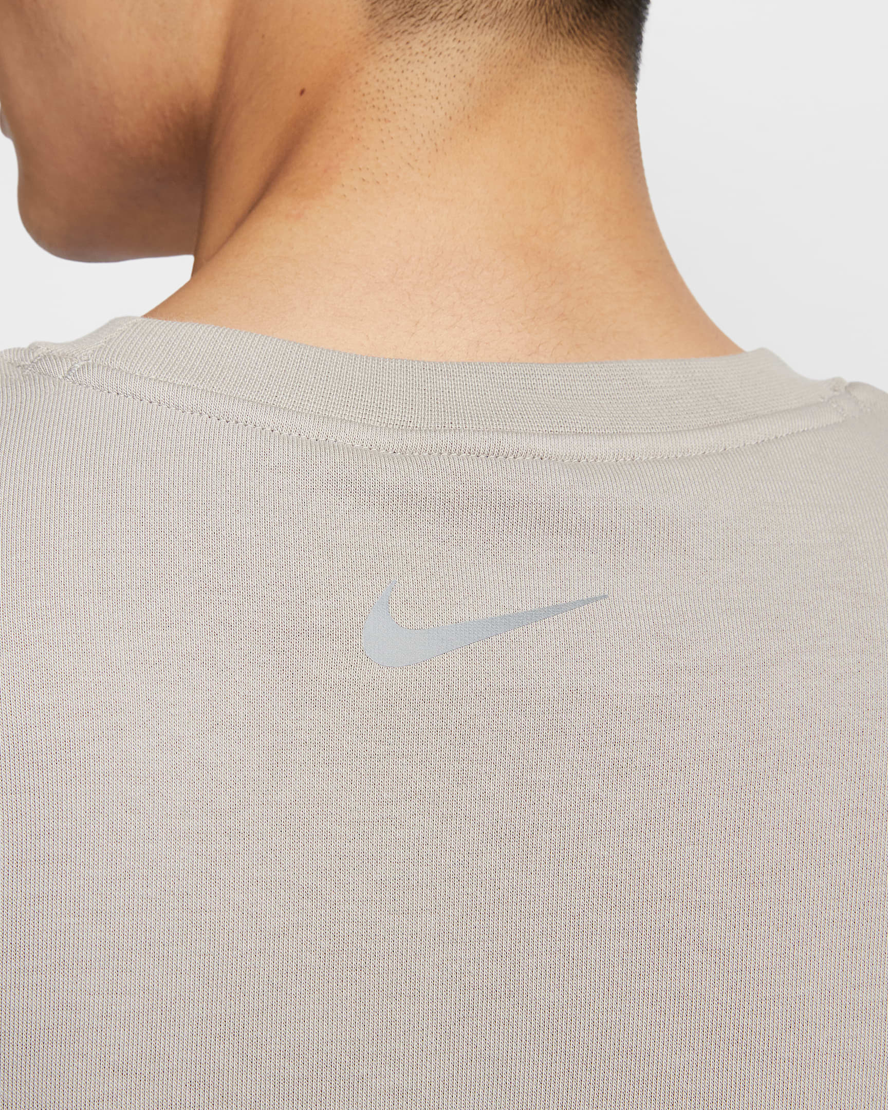 Nike Track Club Men's Dri-FIT Running Fleece Crew-Neck Sweatshirt. Nike SG