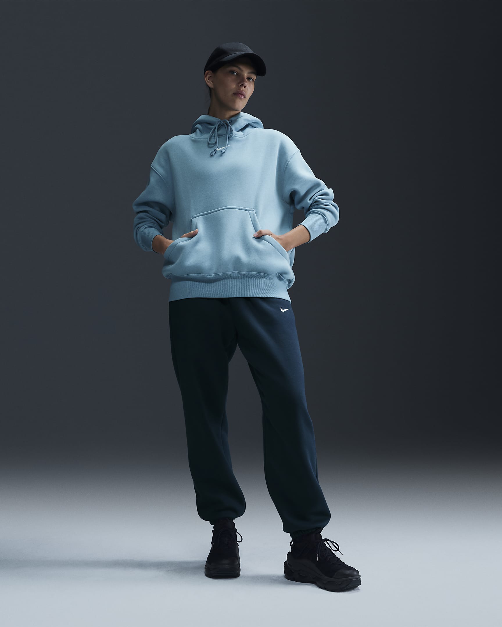 Nike Sportswear Phoenix Fleece Oversize-Trainingshose mit hohem Taillenbund für Damen - Armory Navy/Sail