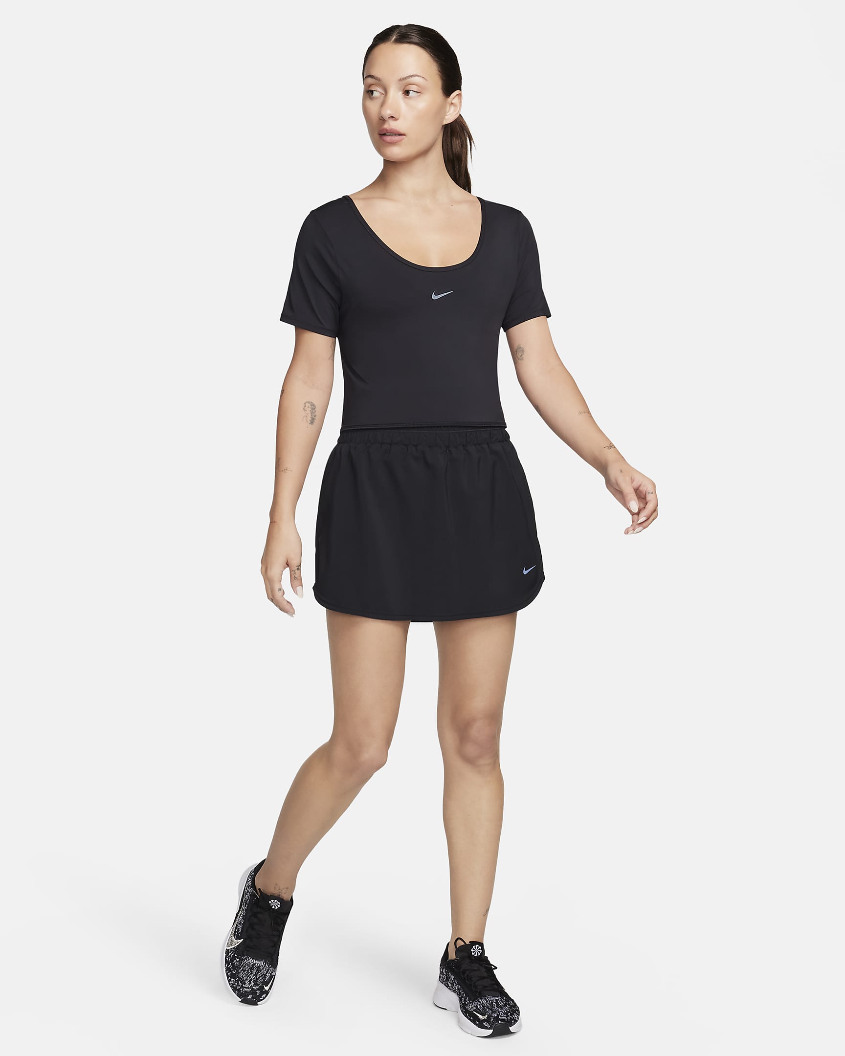 Top de manga curta com detalhe torcido Dri-FIT Nike One Classic para mulher - Preto/Preto