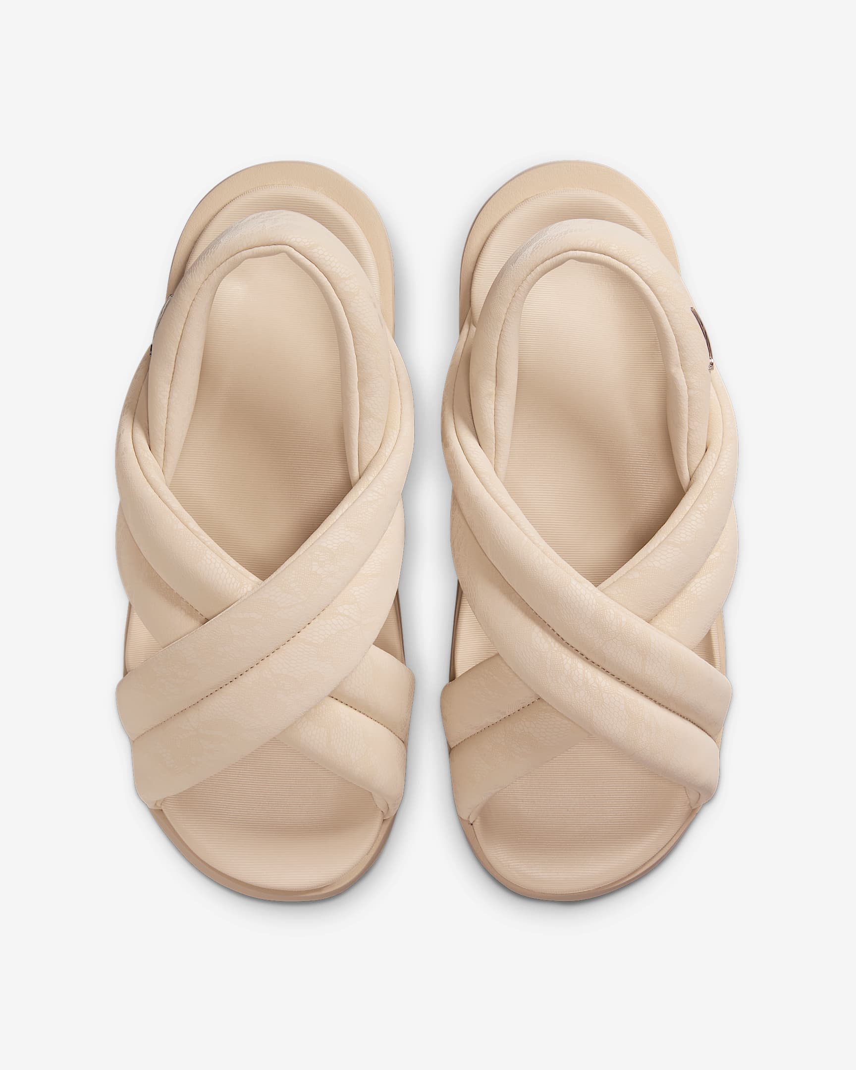 ナイキ エア マックス アイラ ウィメンズサンダル - サンドドリフト/メタリックシルバー