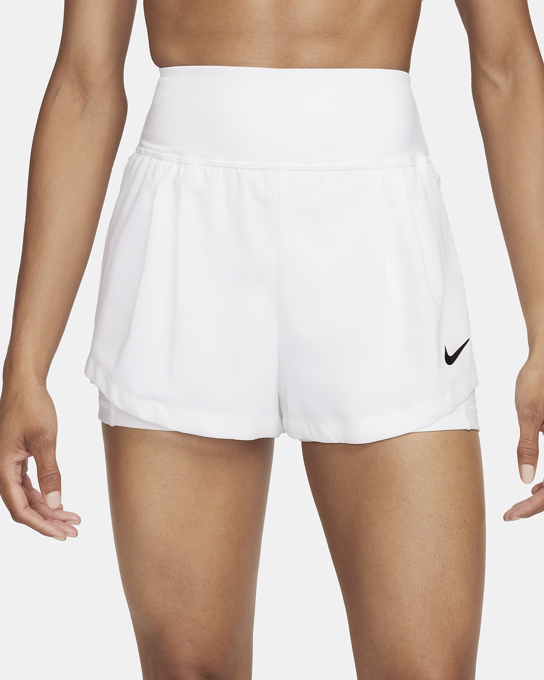 NikeCourt Advantage Dri-FIT-Tennisshorts für Damen - Weiß/Weiß/Schwarz