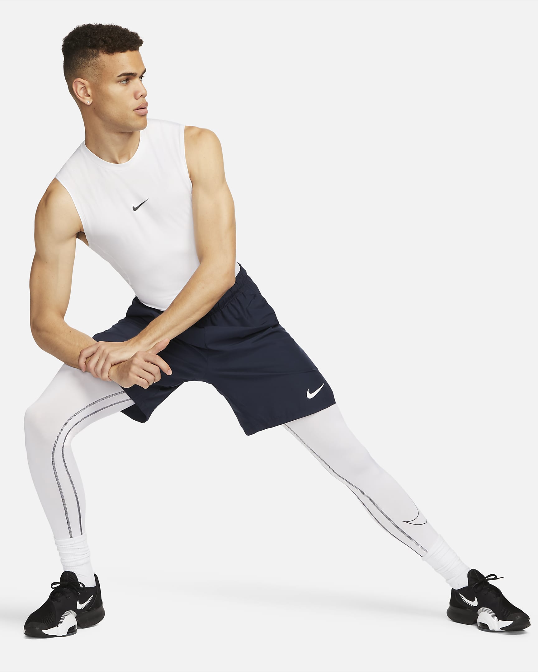 Nike Pro Camiseta de entrenamiento sin mangas y ceñida Dri-FIT - Hombre - Blanco/Negro