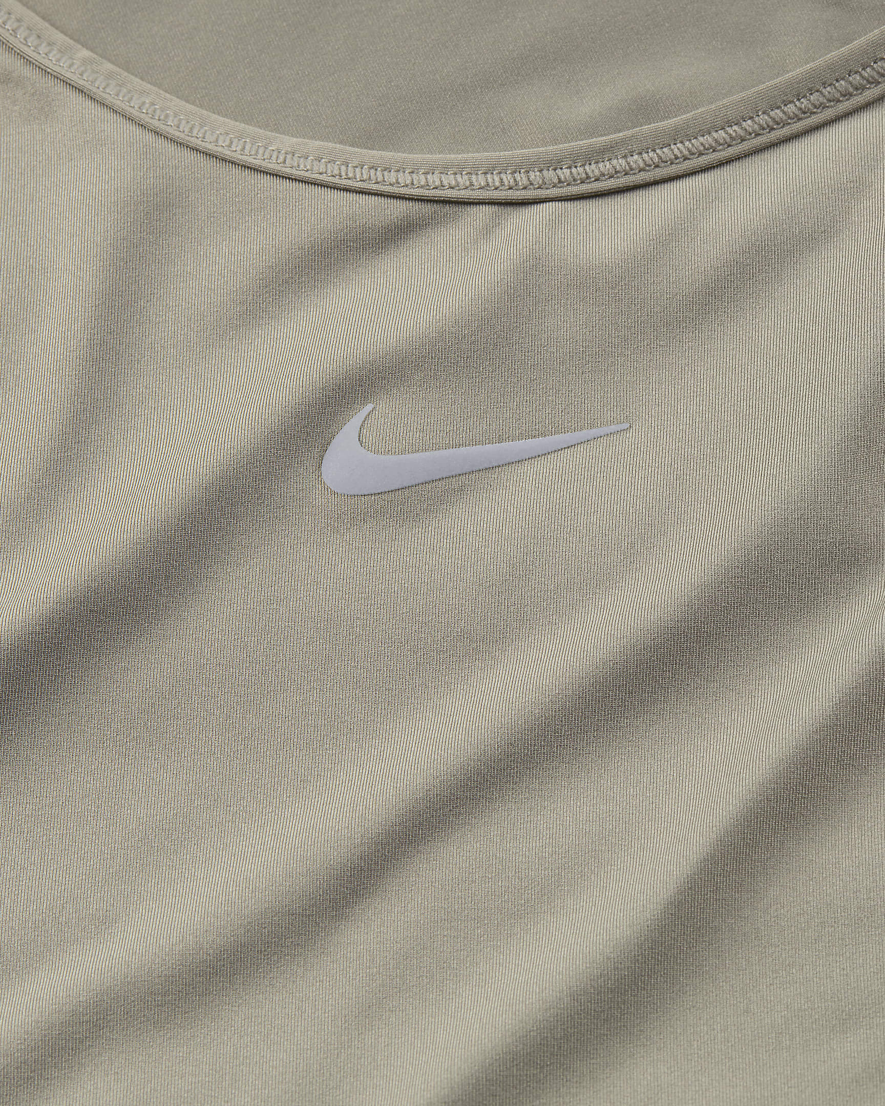 Haut court croisé à manches courtes Nike One Classic Dri-FIT pour femme - Light Army/Noir