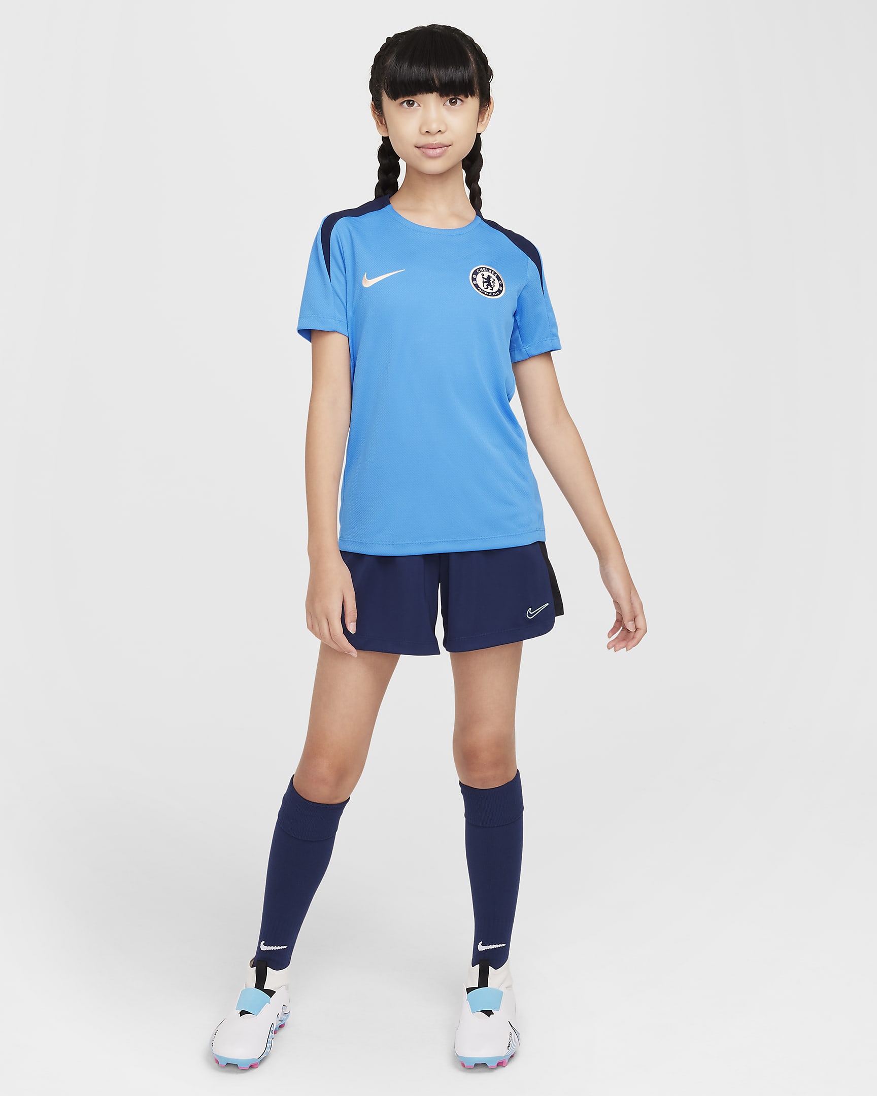 Chelsea F.C. Strike Older Kids' Nike Dri-FIT Football Short-Sleeve Knit Top - Light Photo Blue/Light Photo Blue/Obsidian/Guava Ice