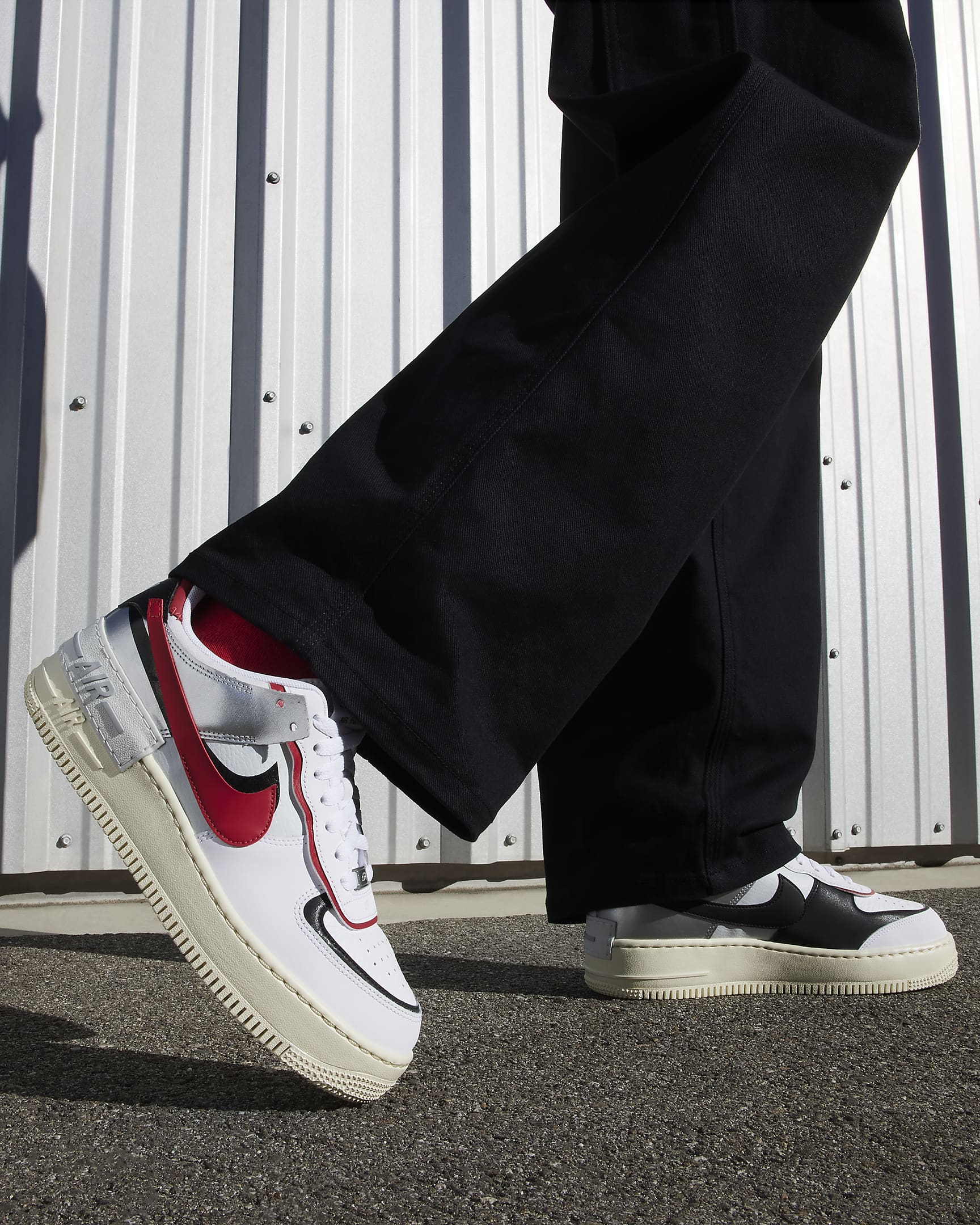 Nike Air Force 1 Shadow-sko til kvinder - hvid/sort/Metallic Silver/Gym Red