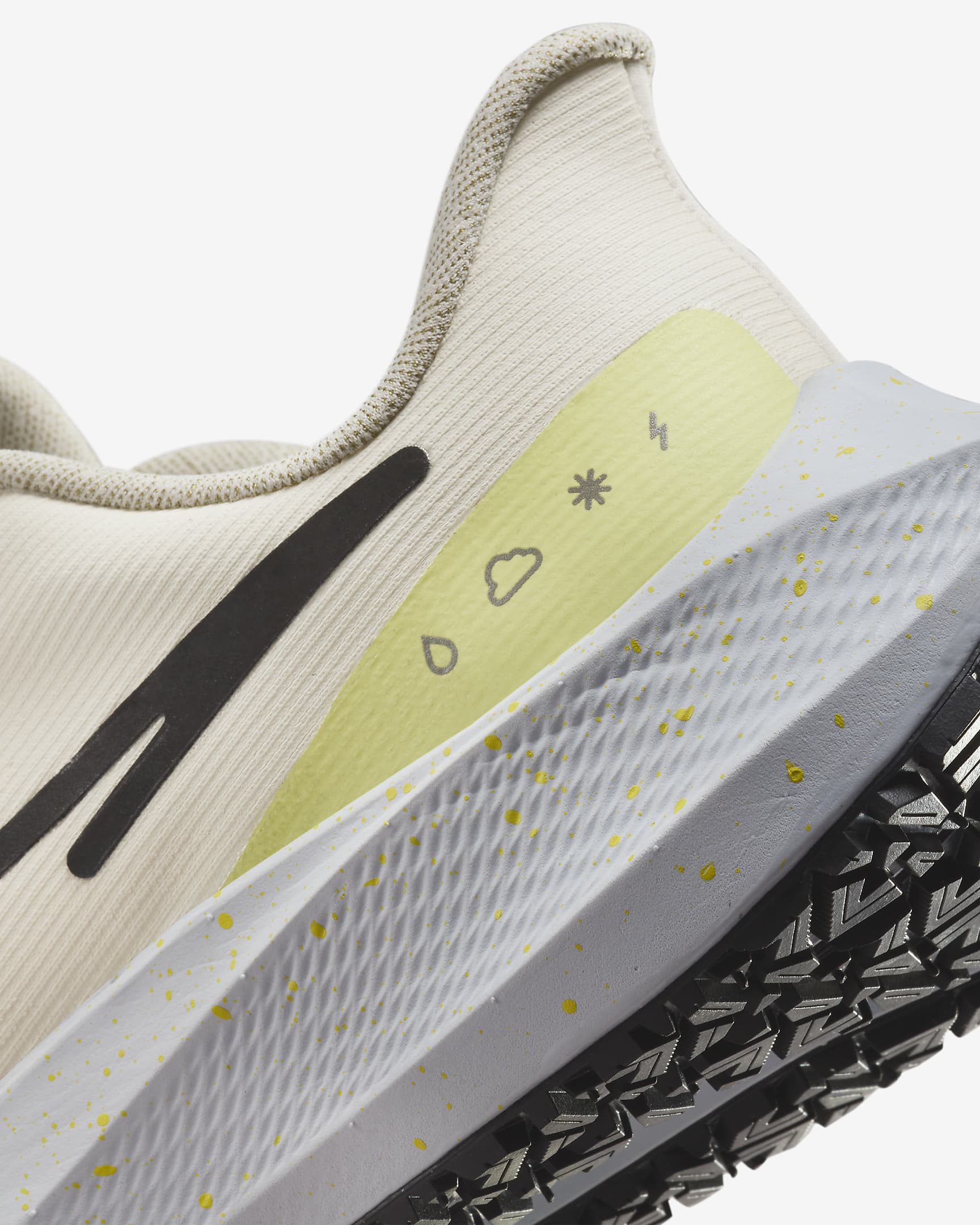 nike pegasus shield women's