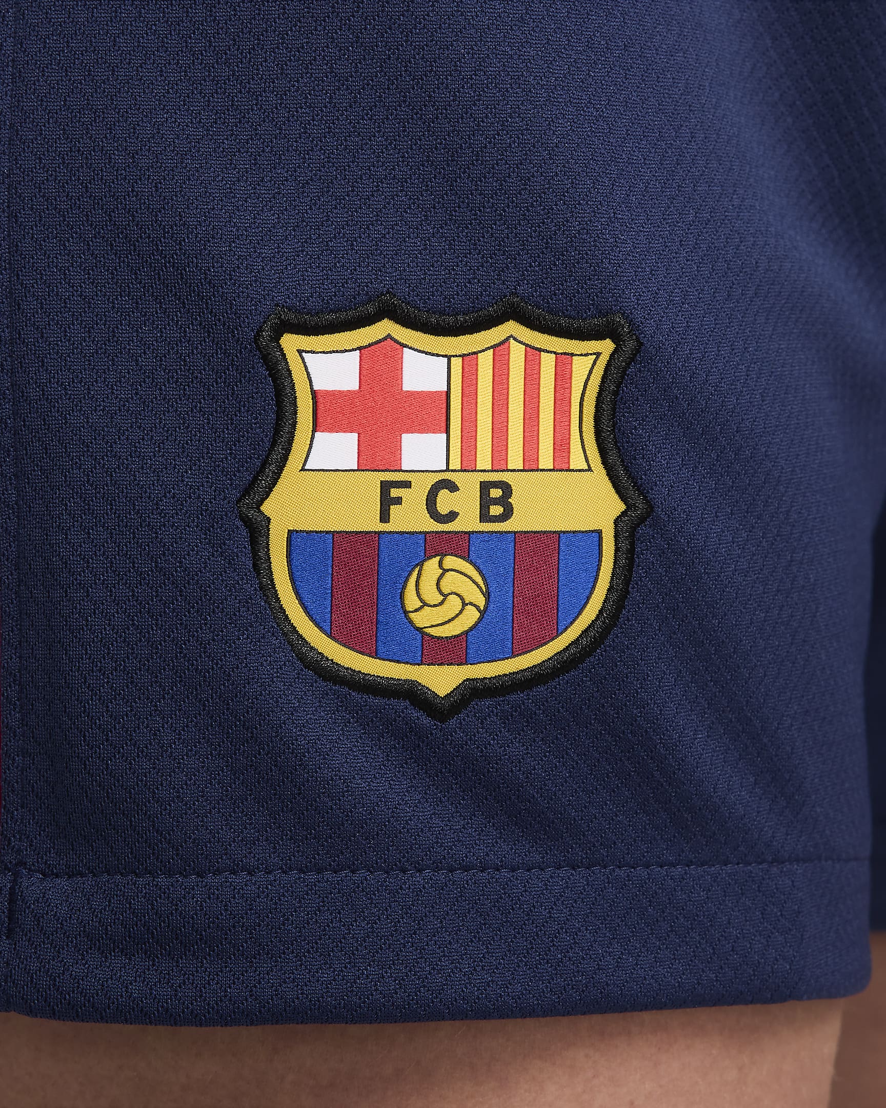 FC Barcelona 2023/24 Stadyum İç Saha Nike Dri-FIT Kadın Futbol Taraftar Şortu - Midnight Navy/Noble Red/Deep Royal Blue/Club Gold