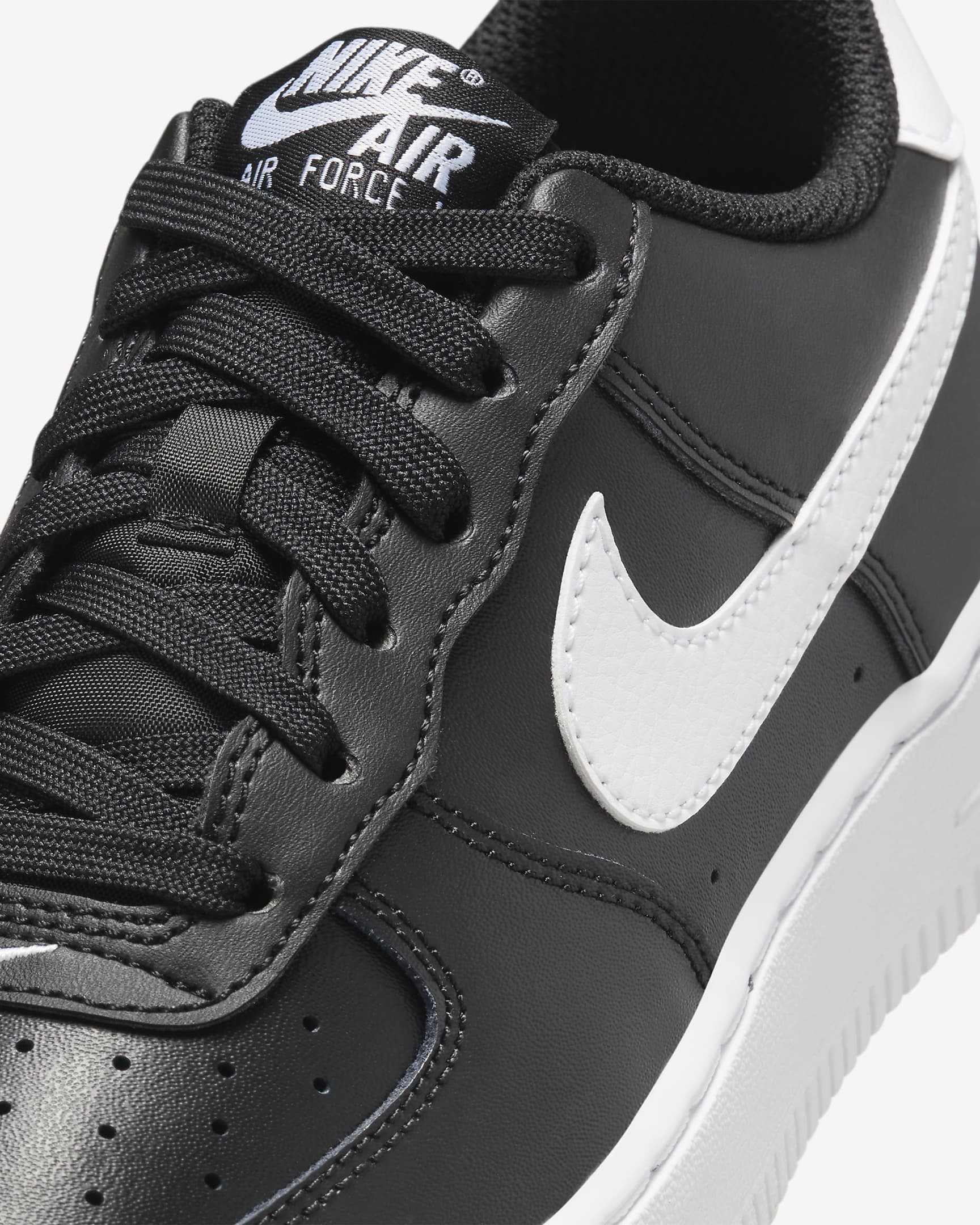 Tenis para niños grandes Nike Air Force 1 - Negro/Blanco