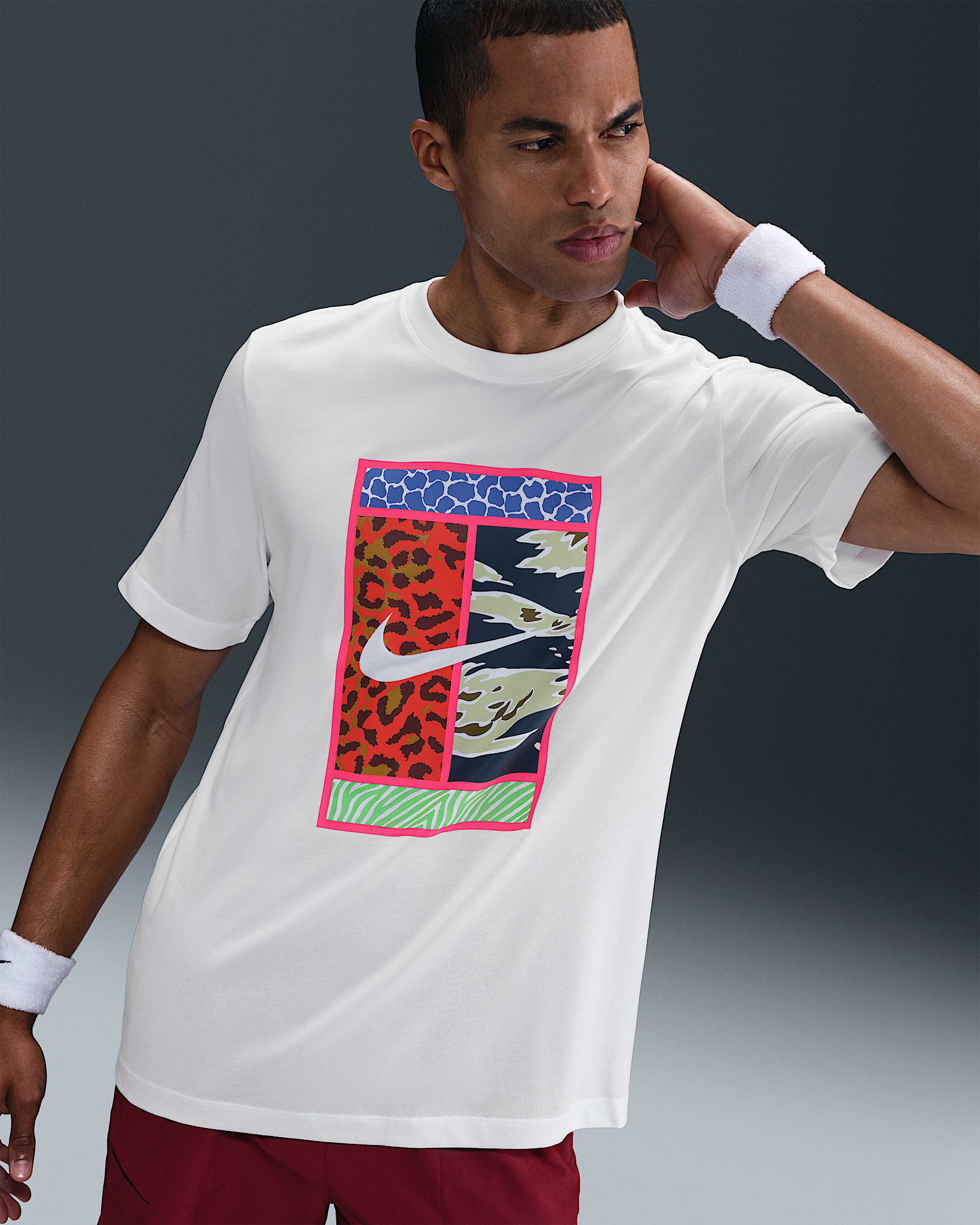 NikeCourt Dri-FIT tennisshirt voor heren - Wit