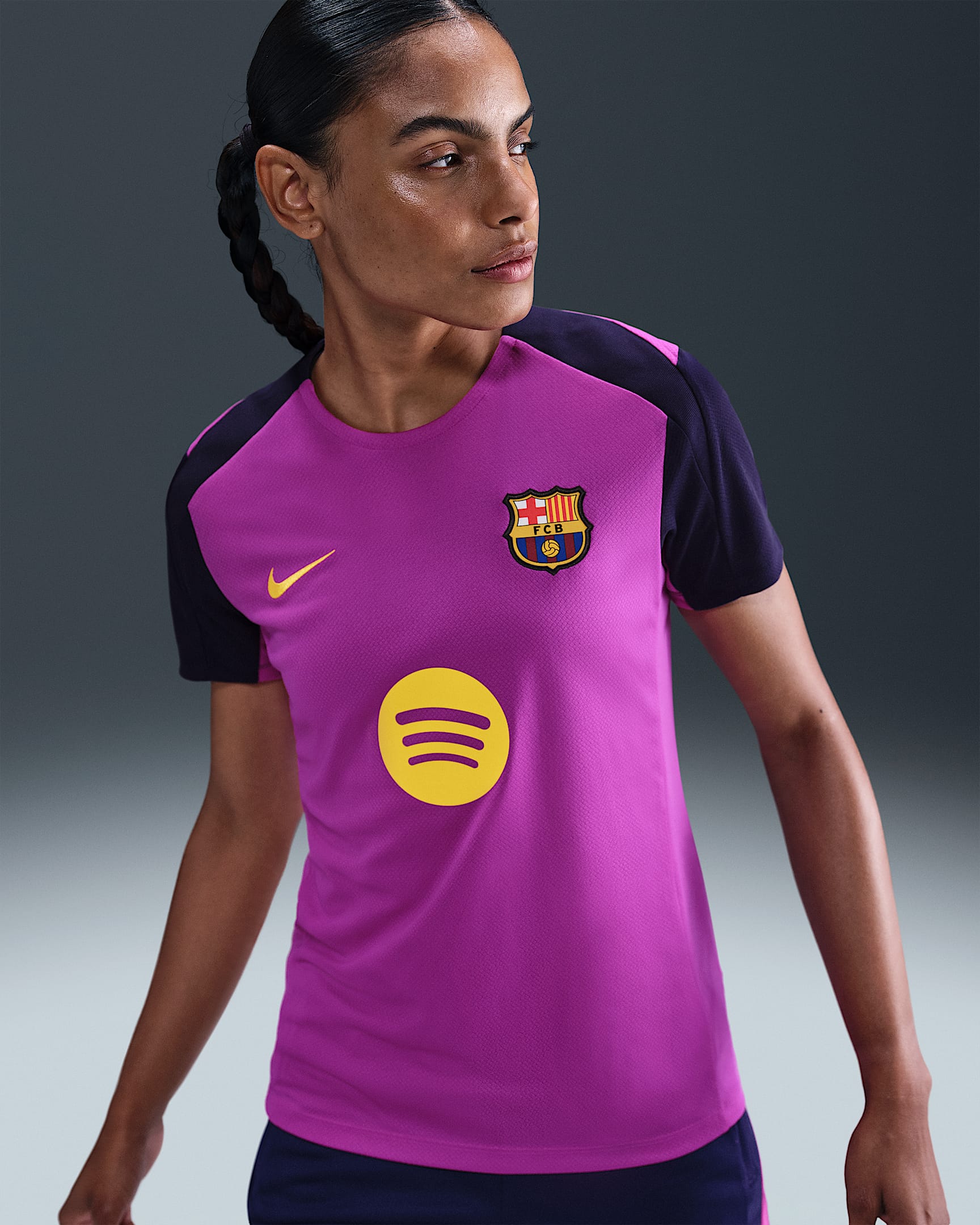 Maglia da calcio a manica corta Nike Dri-FIT FC Barcelona Strike – Donna - Vivid Purple/Vivid Purple/Imperial Purple/Midwest Gold