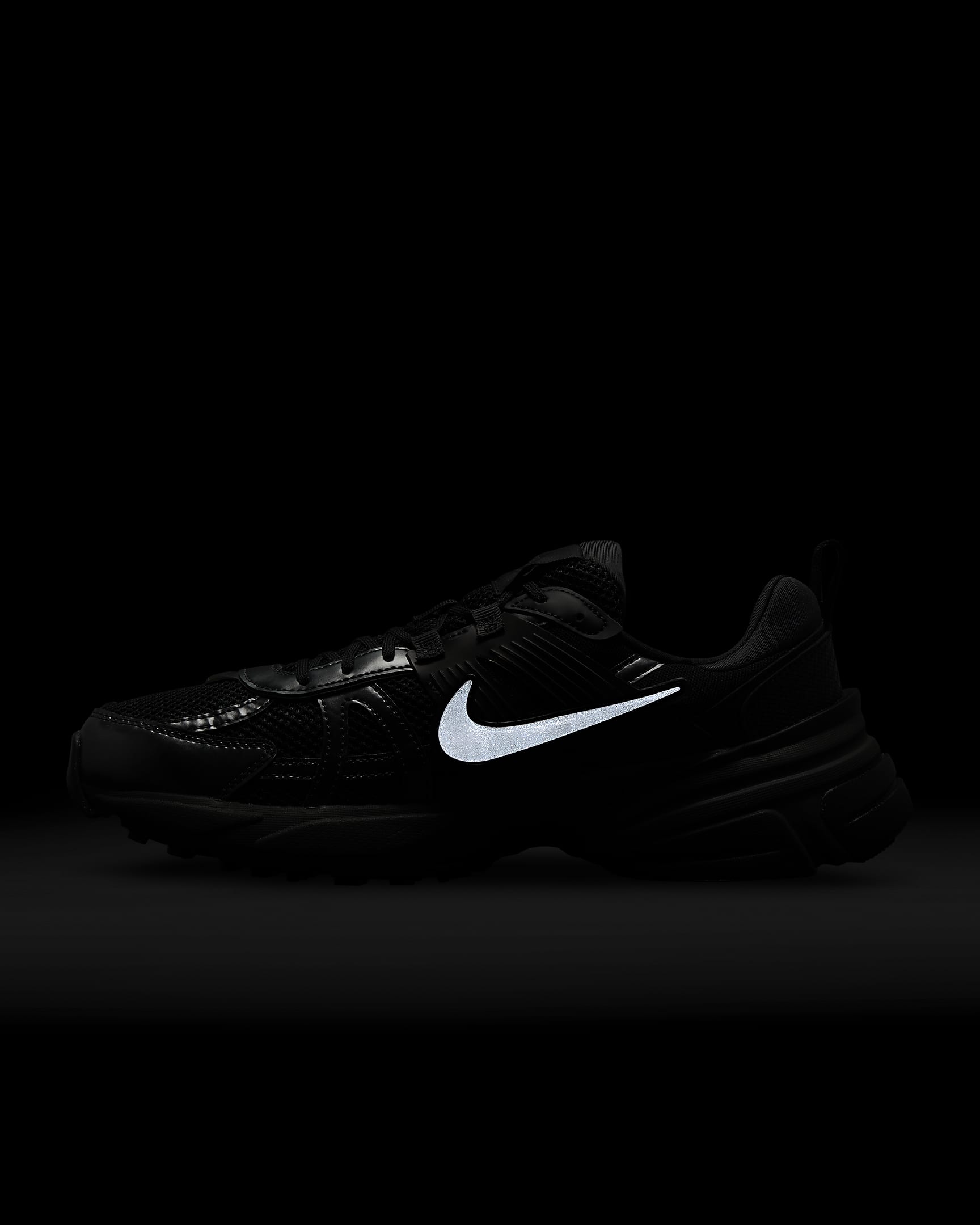 Nike V2K Run Shoes. Nike JP