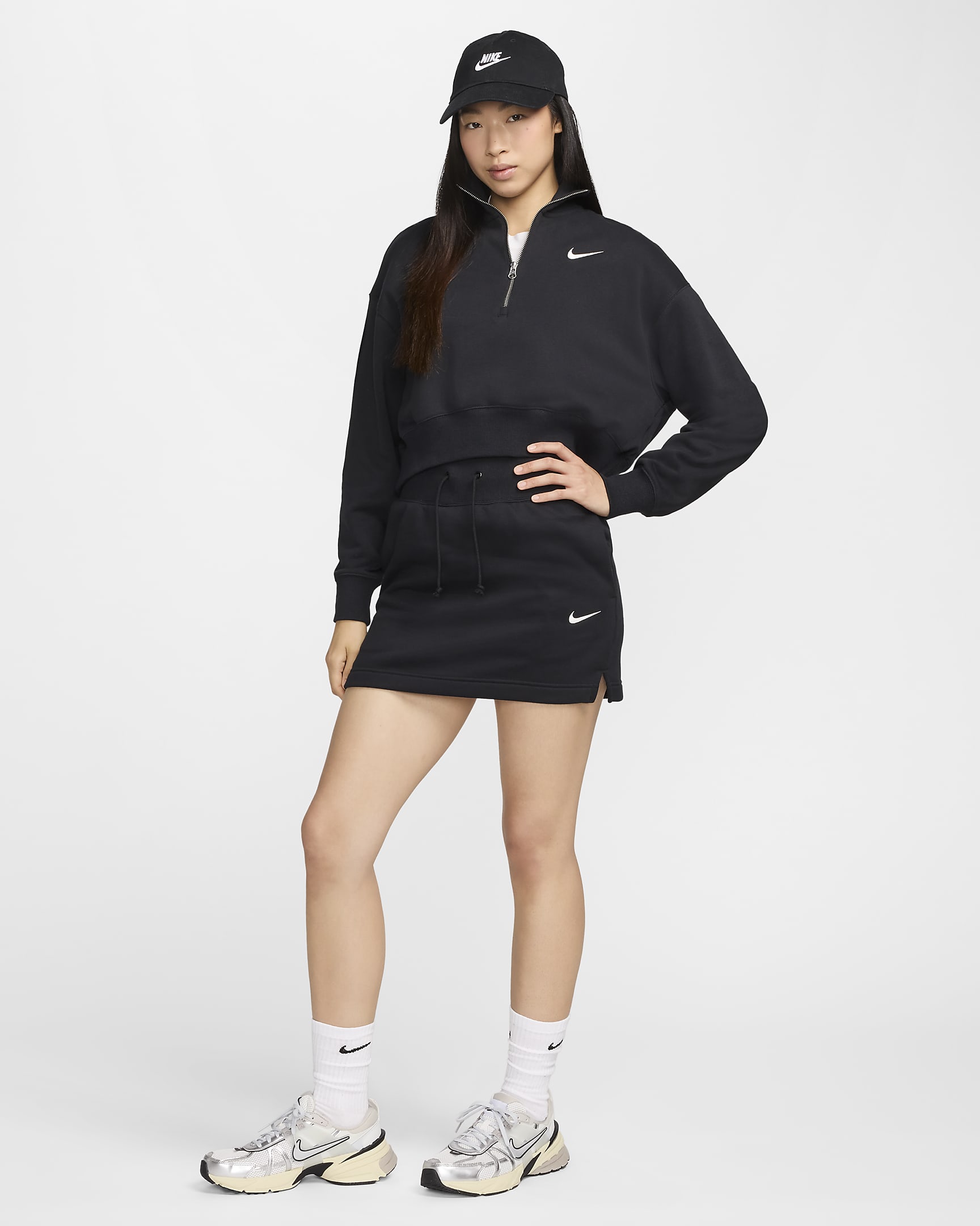 กระโปรงมินิสเกิร์ตทรงเข้ารูปผู้หญิง Nike Sportswear Phoenix Fleece - ดำ/Sail