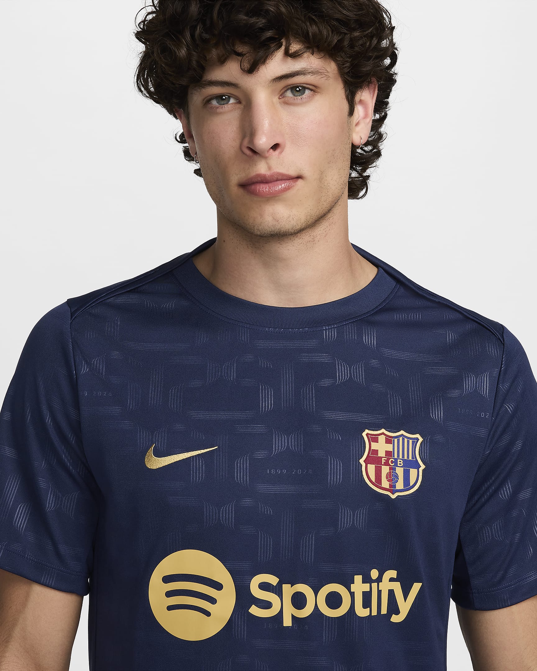 เสื้อฟุตบอลแขนสั้นก่อนลงแข่ง Nike Dri-FIT ผู้ชาย FC Barcelona Academy Pro Home - Midnight Navy/Midnight Navy/Club Gold