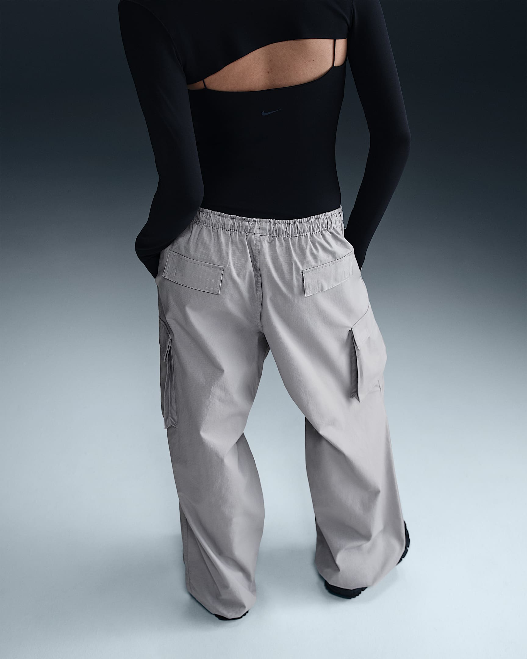 Nike Sportswear Women's Mid-Rise Oversized Cargo Trousers