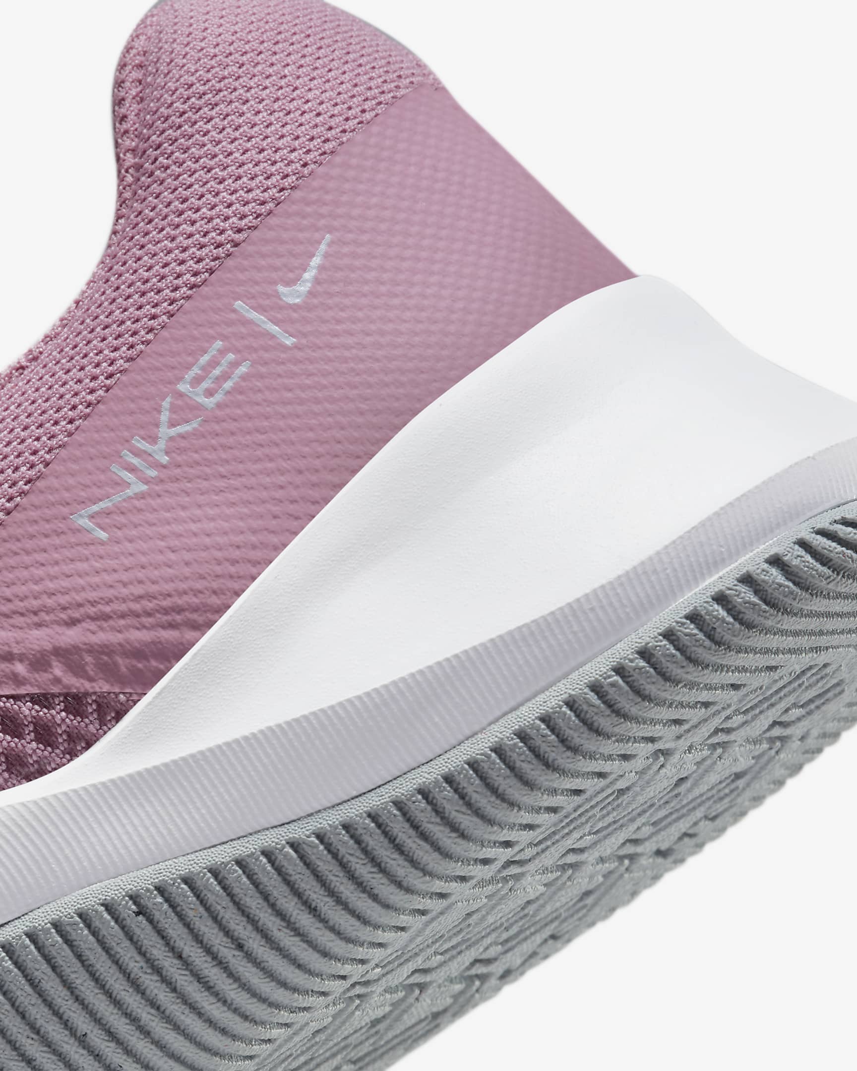 Nike MC Trainer 2-træningssko til kvinder - Elemental Pink/Pure Platinum/hvid