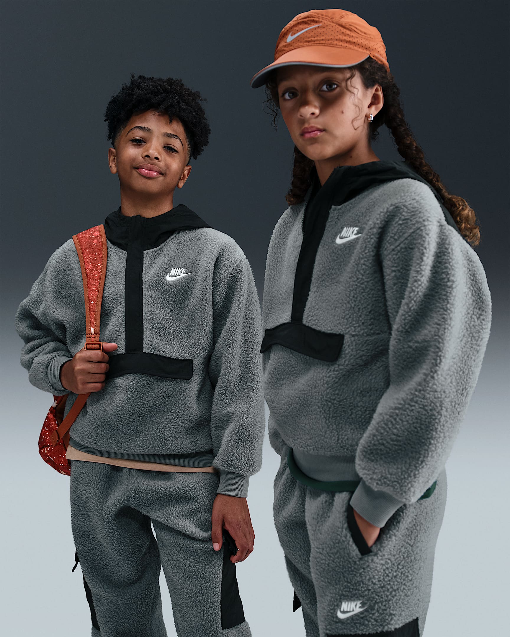 Nike Sportswear Club Fleece Older Kids' Loose 1/4-Zip Hoodie - Smoke Grey/Black/White
