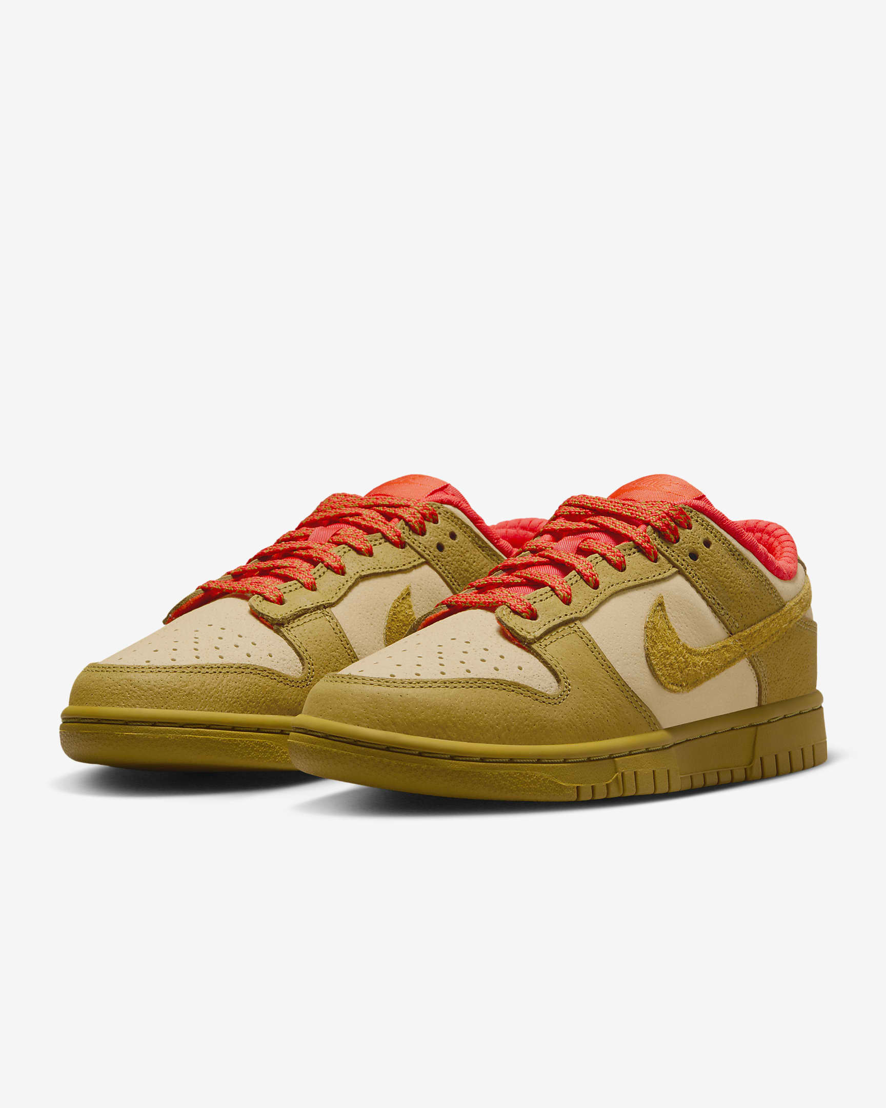 Calzado para mujer Nike Dunk Low - Sésamo/Rojo picante/Broncino