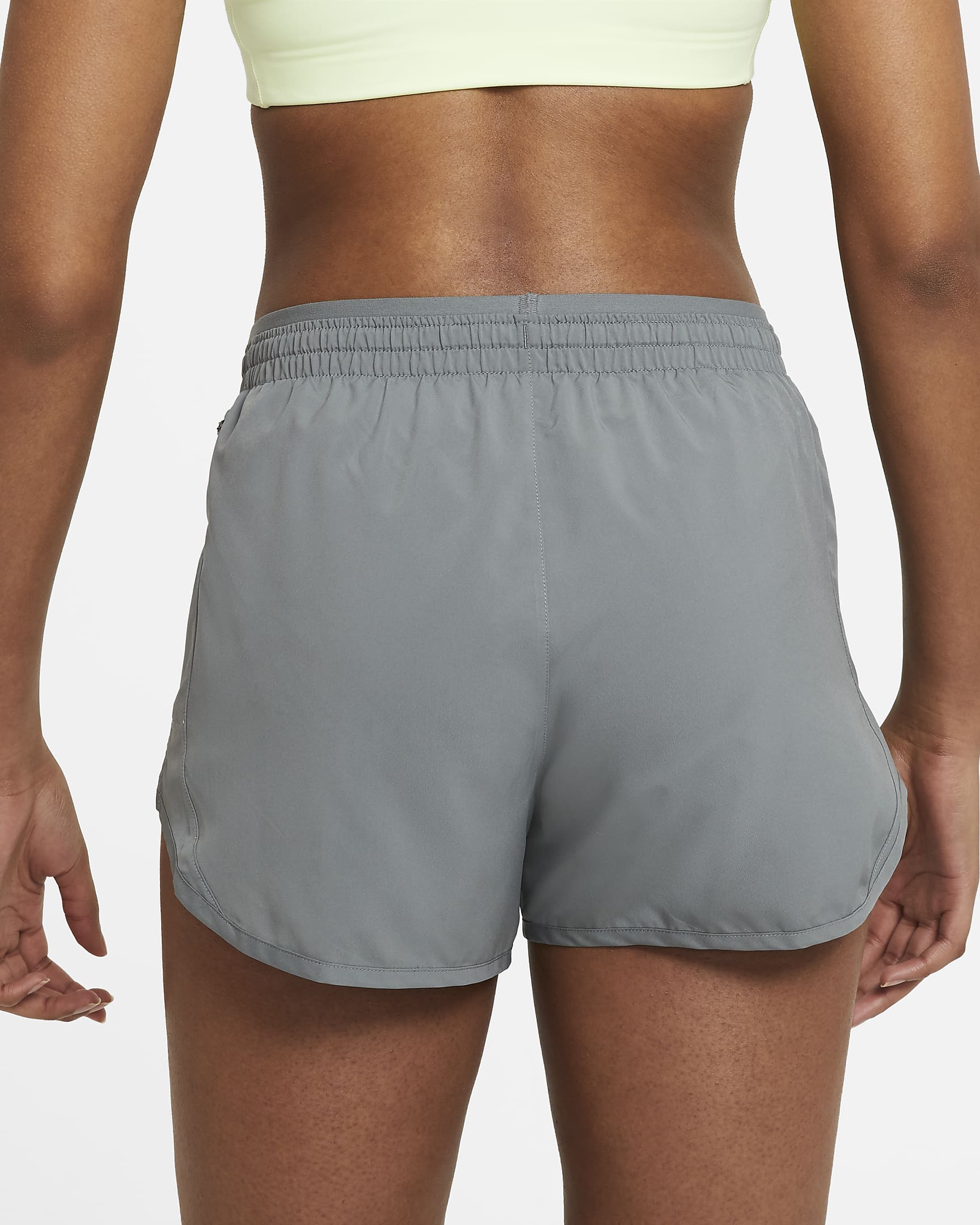 Nike Tempo Luxe Damen-Laufshorts (ca. 7,5 cm) - Smoke Grey/Smoke Grey