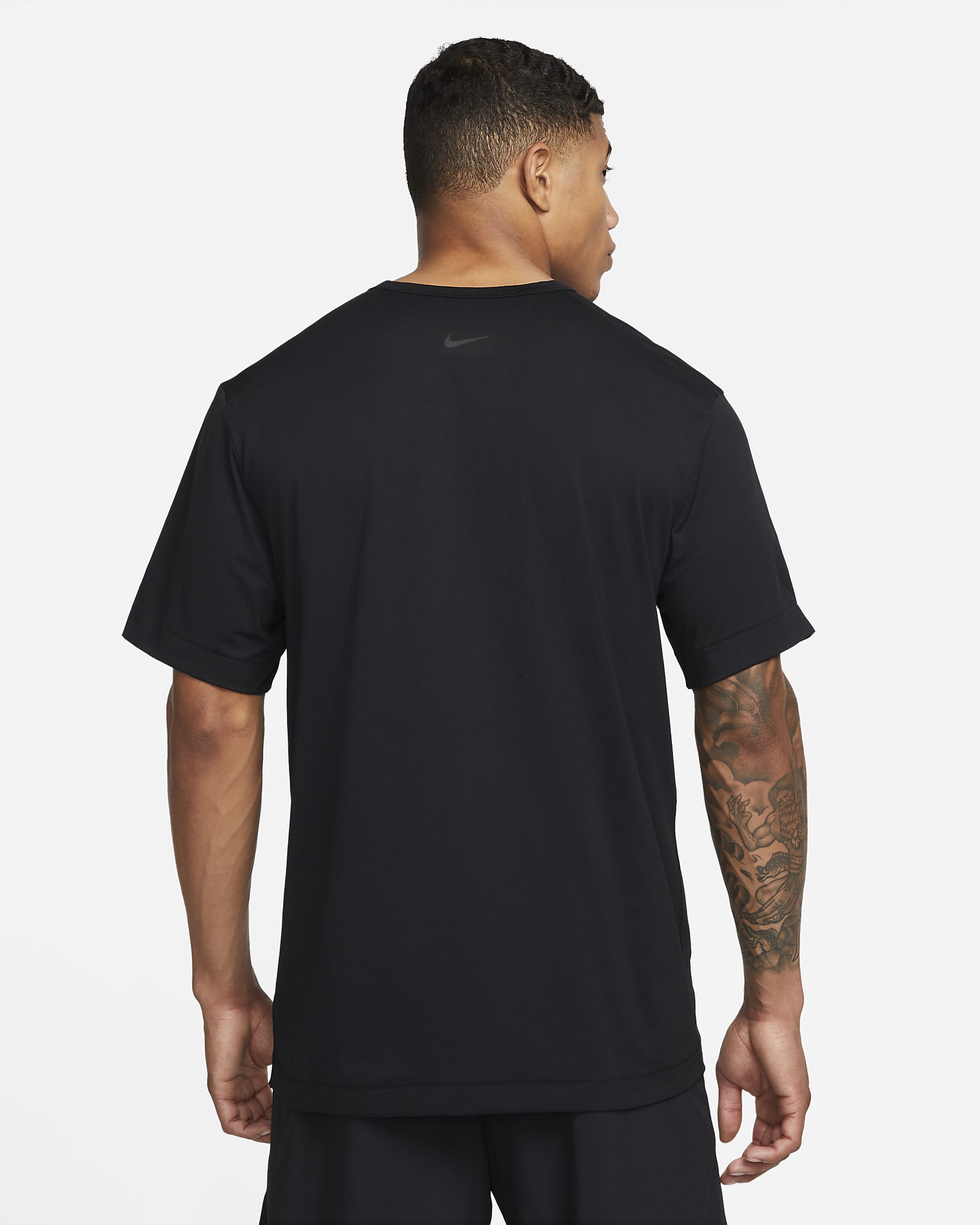 Nike Dri-FIT UV Hyverse Men's Short-Sleeve Fitness Top. Nike SI