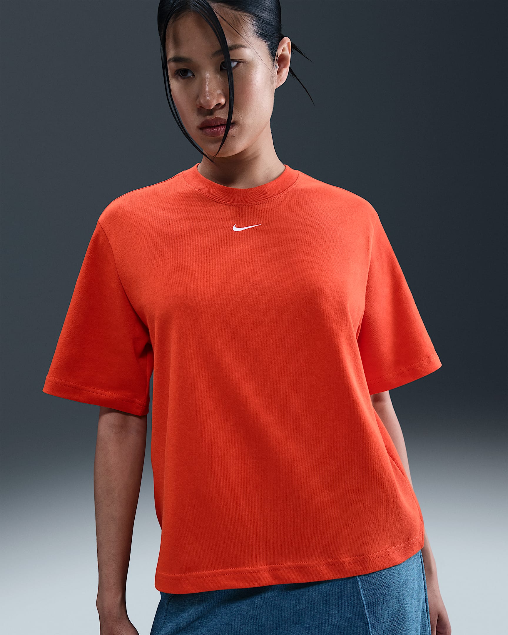 Nike Sportswear Essential Women's Boxy T-Shirt - Picante Red