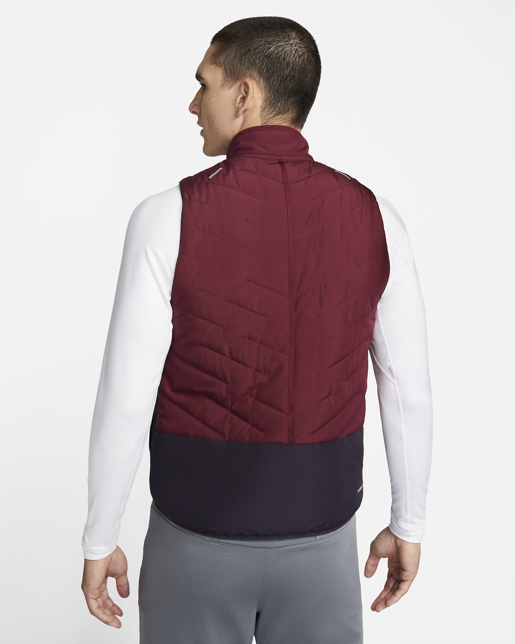 Nike Therma-FIT Repel Men's Synthetic-Fill Running Gilet. Nike IE