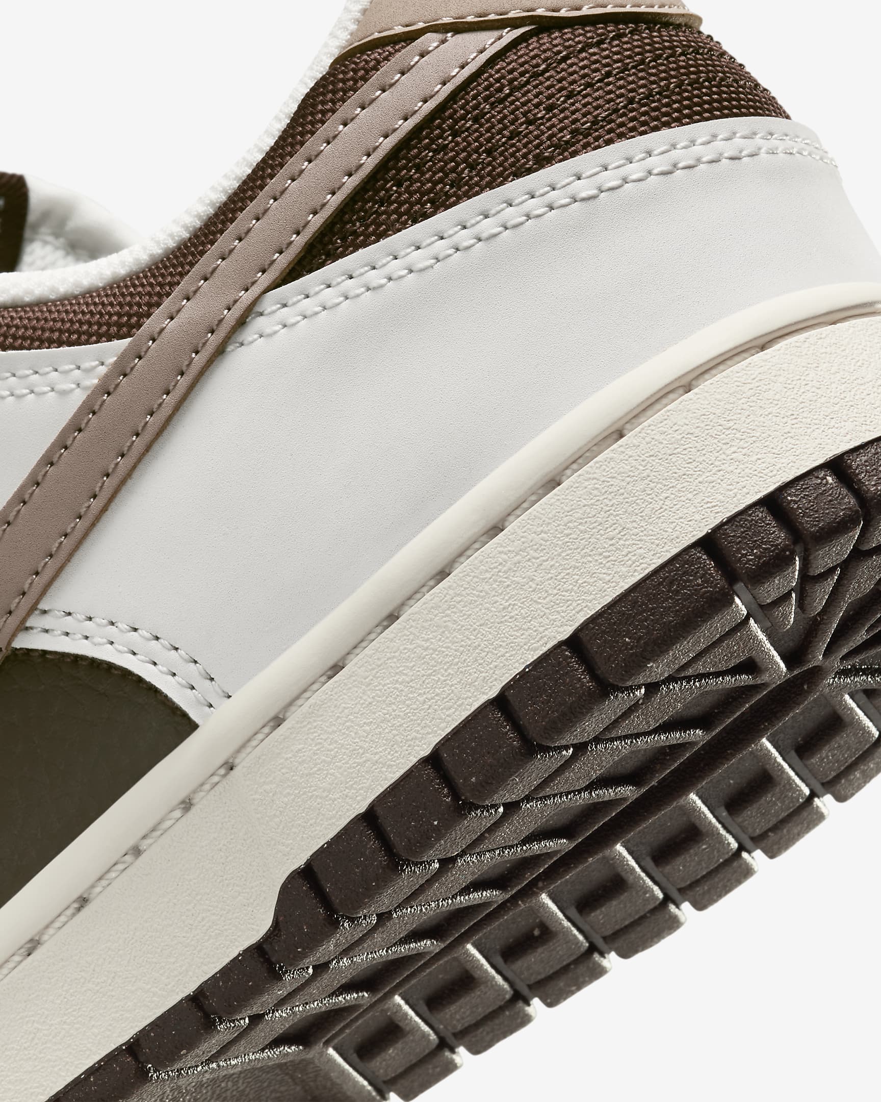 Chaussure Nike Dunk Low pour homme - Summit White/Baroque Brown/Phantom/Khaki