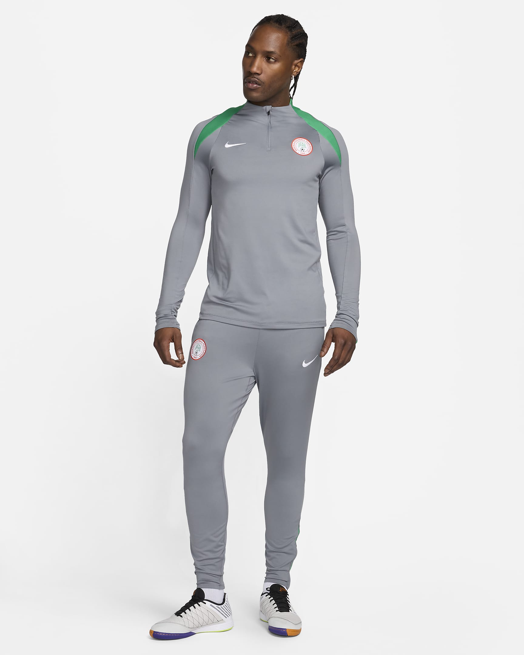 Pantaloni da calcio in maglia Nike Dri-FIT Nigeria Strike – Uomo - Cool Grey/Lucky Green/Bianco