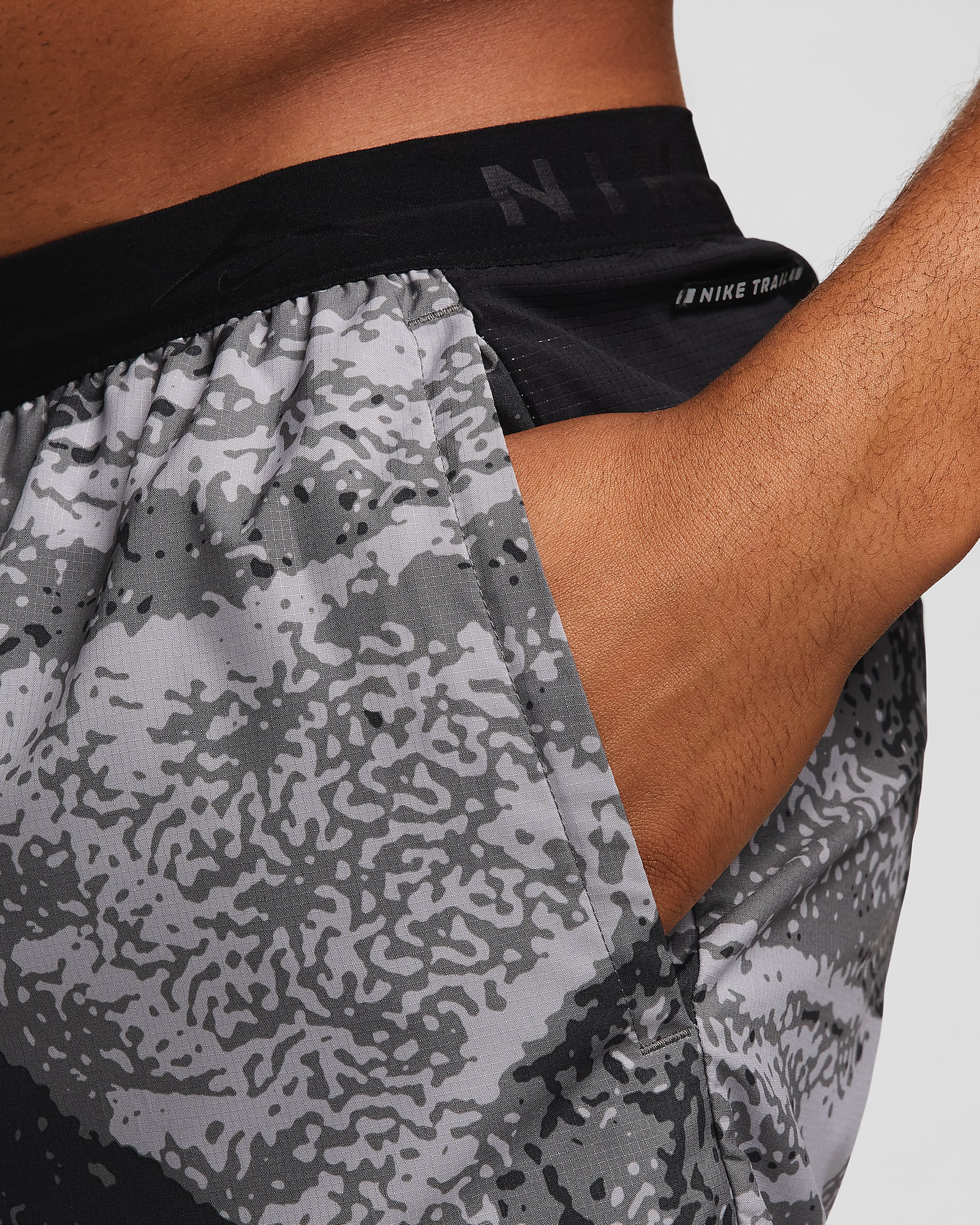 Shorts da running Dri-FIT con fodera 18 cm Nike Trail Stride – Uomo - Iron Grey/Nero/Summit White