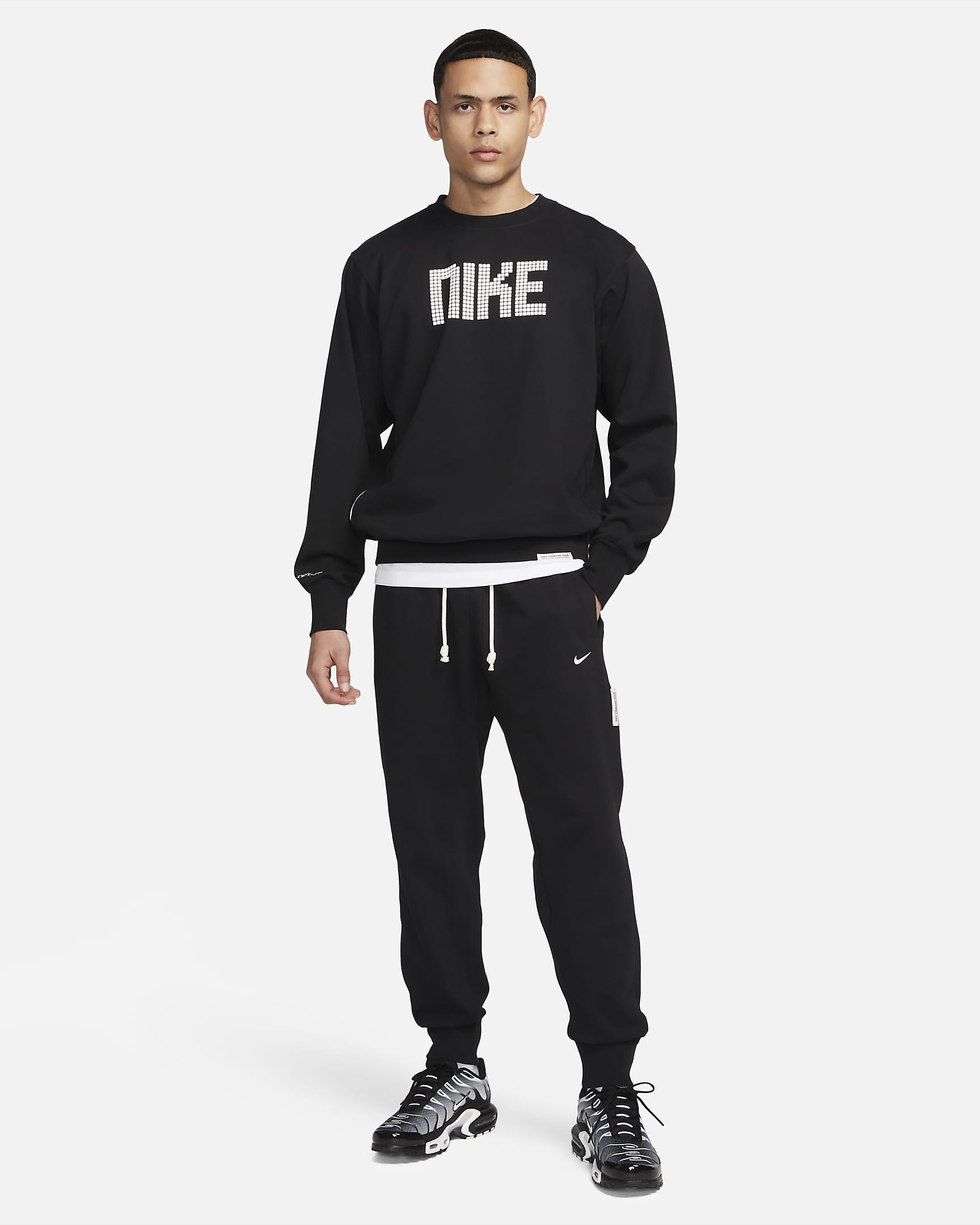 Nike Standard Issue Men's DriFIT Soccer Pants.