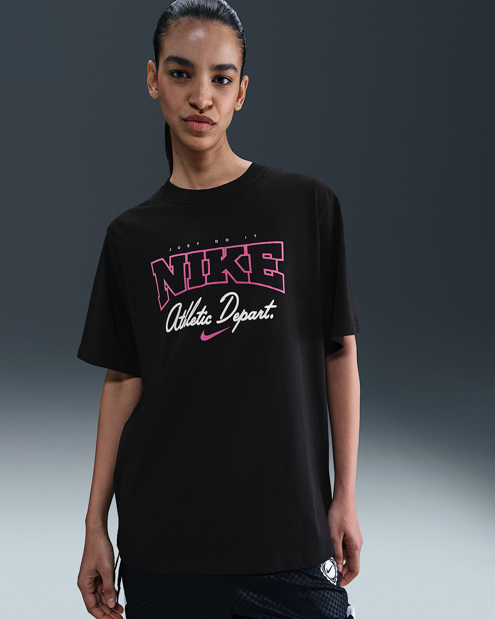 Nike Sportswear Women's Loose Short-Sleeve Graphic T-Shirt - Black