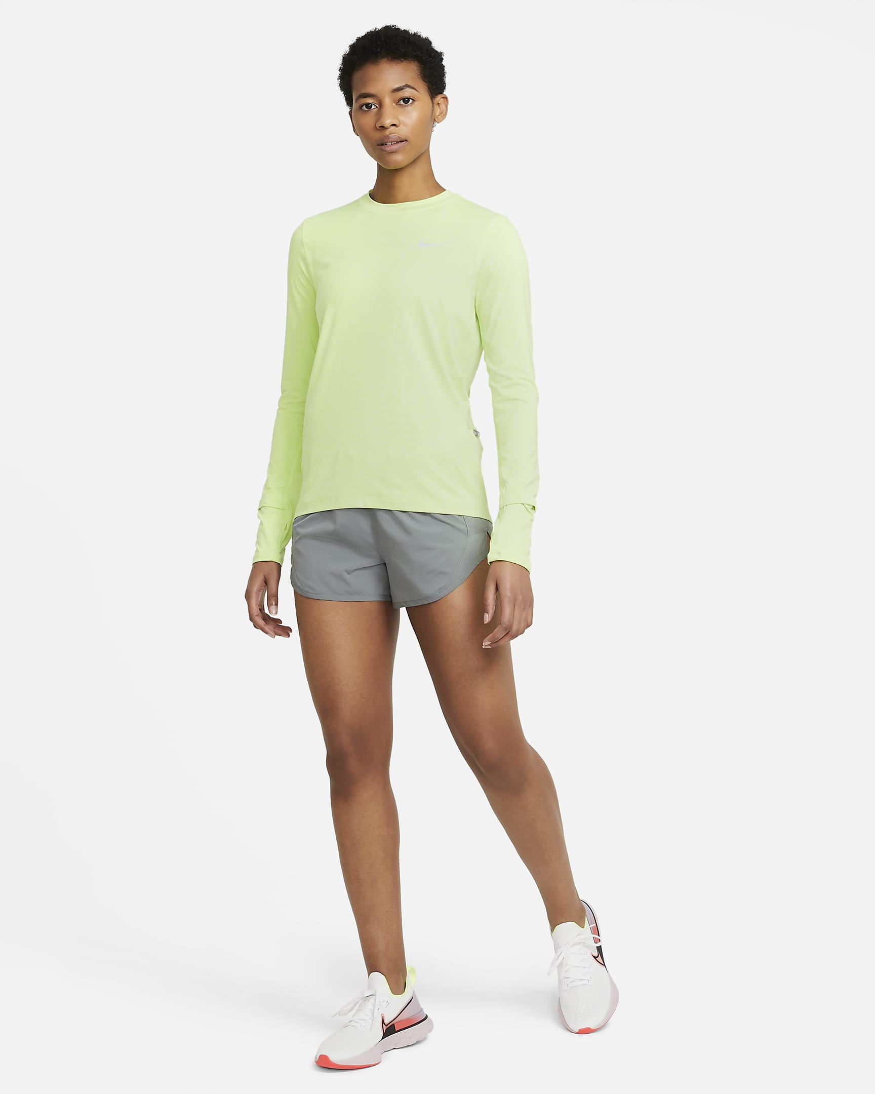 Nike Tempo Luxe Damen-Laufshorts (ca. 7,5 cm) - Smoke Grey/Smoke Grey