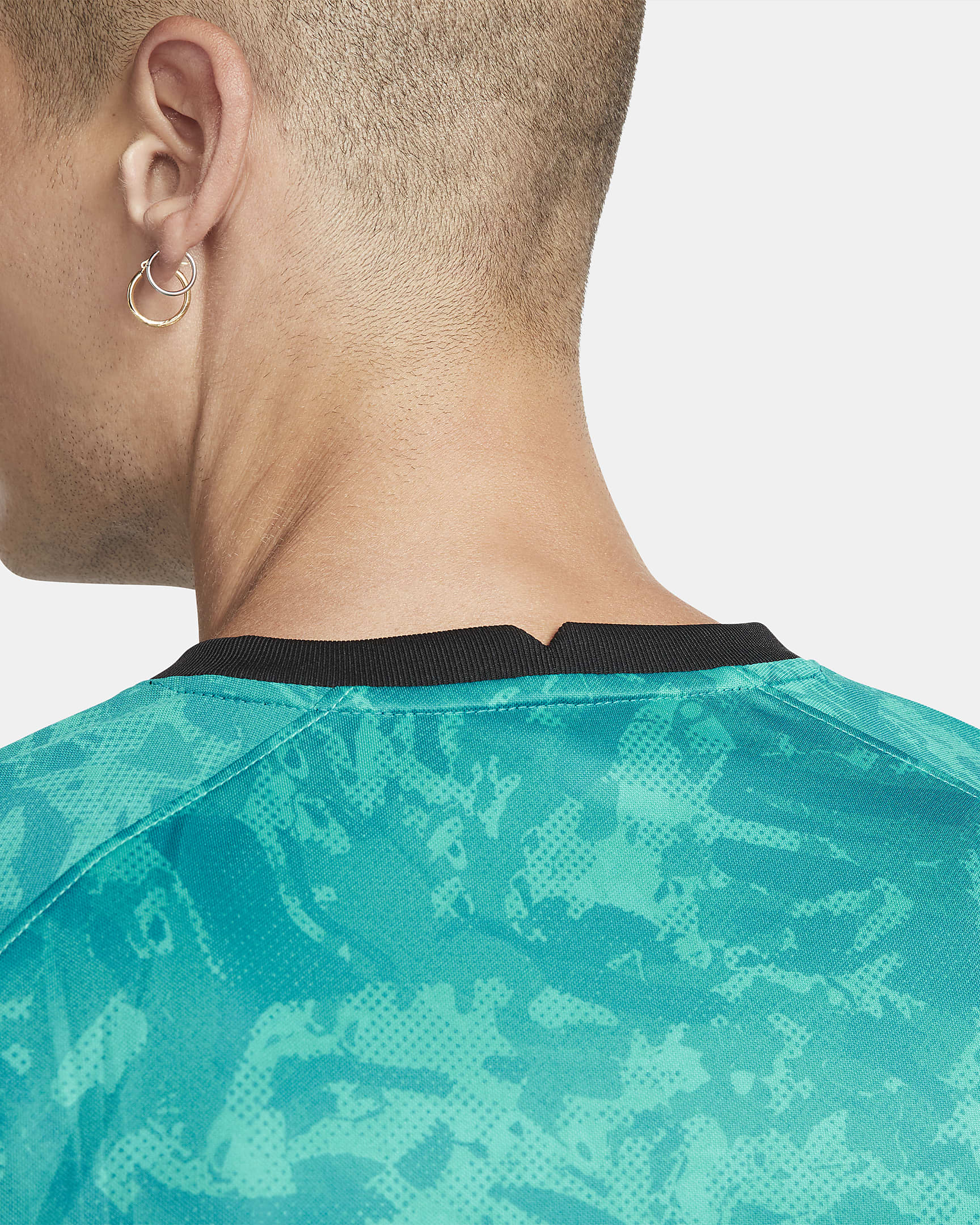 Chelsea F.C. Men's Nike DriFIT PreMatch Football Top. Nike FI