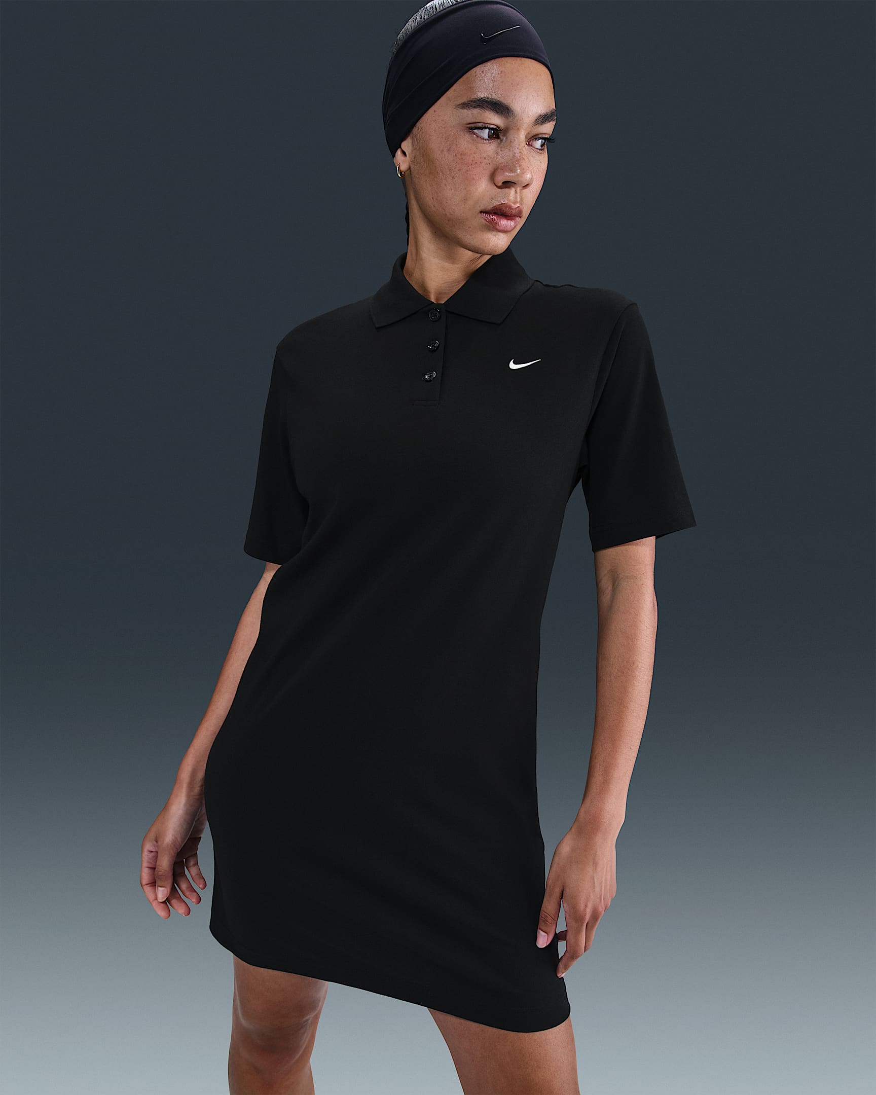Vestido tipo polo de manga corta para mujer Nike Sportswear Essential - Negro/Vela