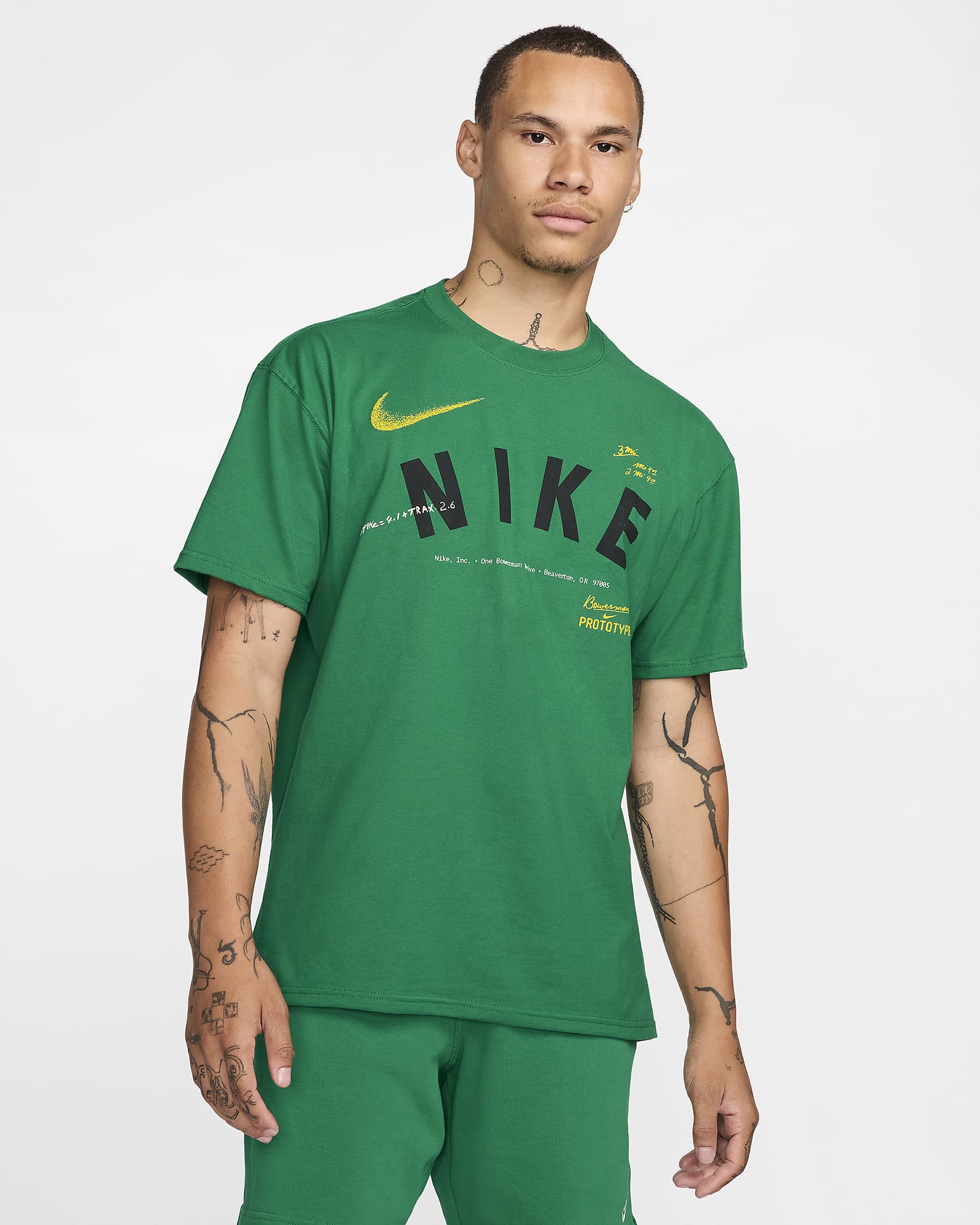 Nike Sportswear Men's Max90 T-Shirt - Malachite/Speed Yellow