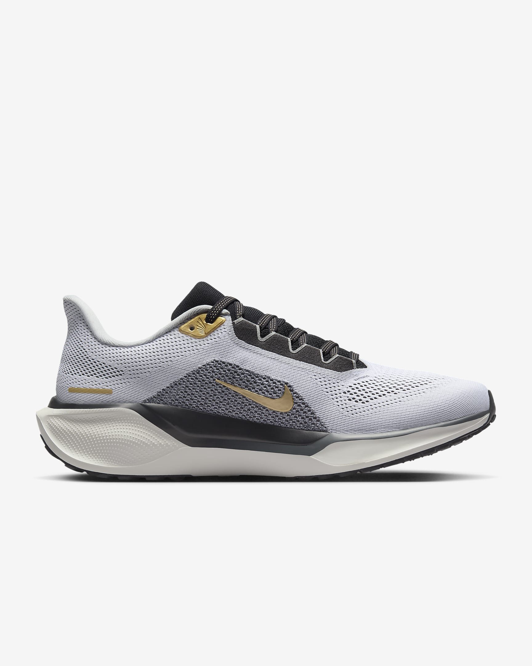 Nike Zoom Pegasus 41 Straßenlaufschuh (Herren) - Weiß/Metallic Gold/Light Smoke Grey/Schwarz