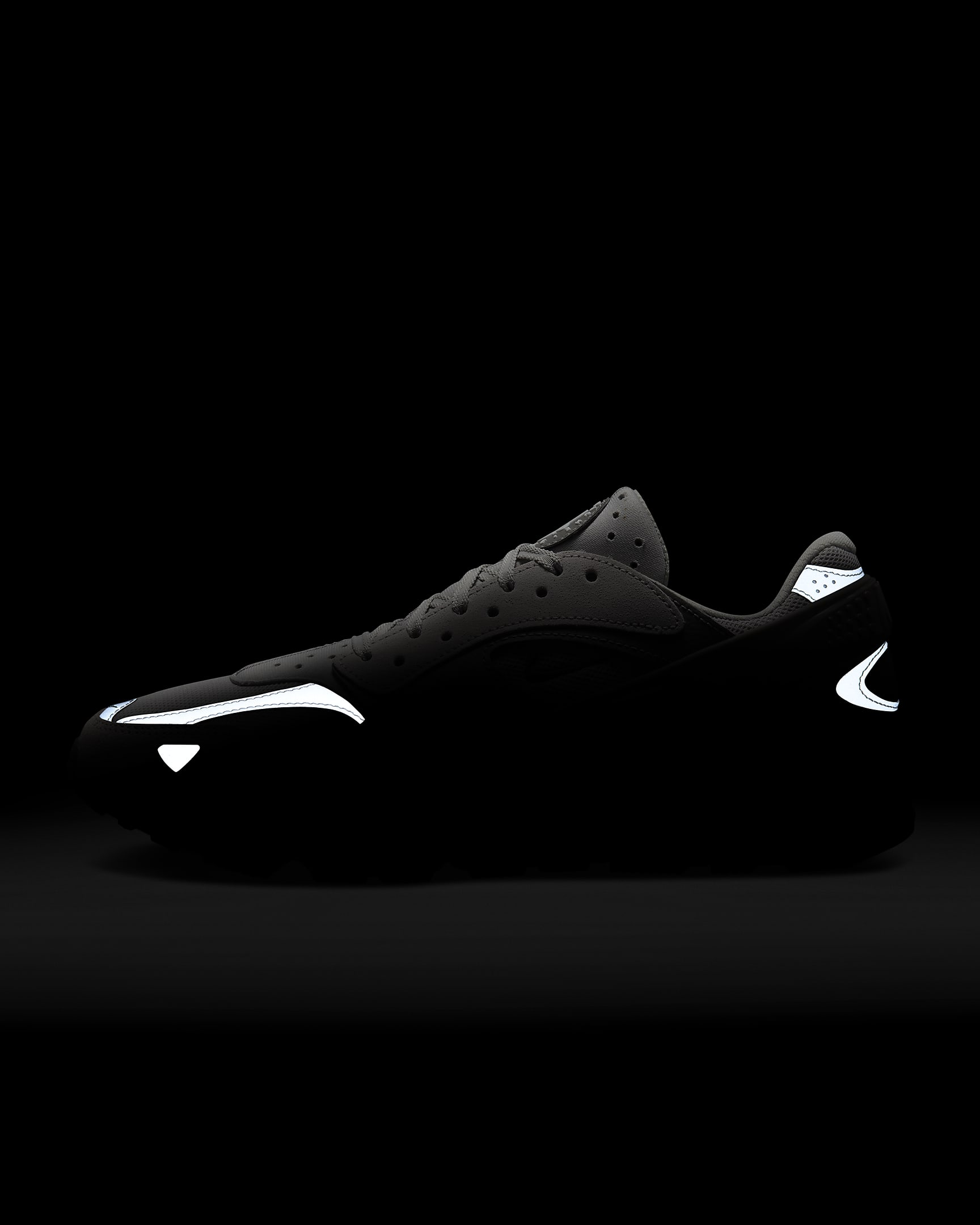 Nike Air Huarache Runner Men's Shoes. Nike RO