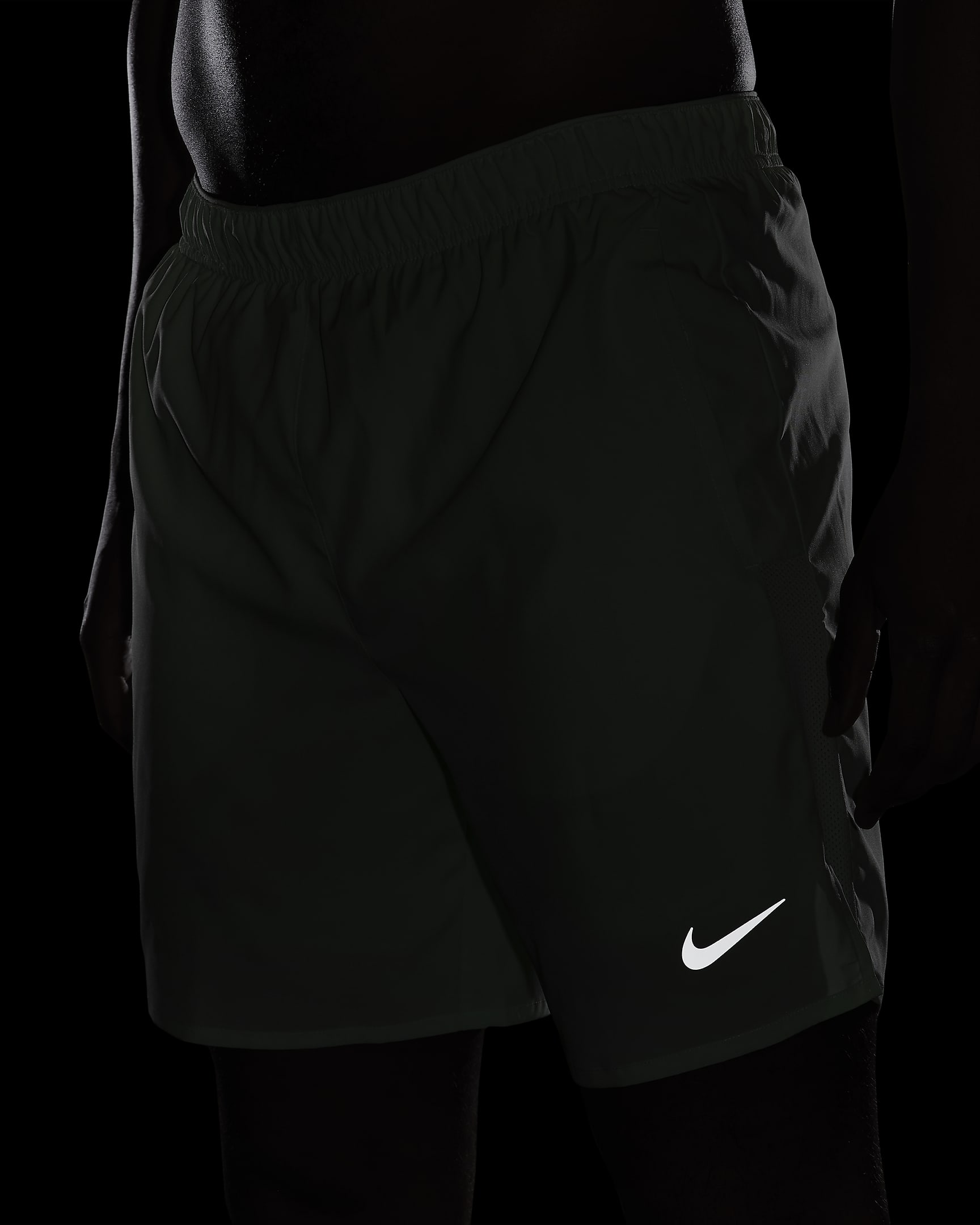 Shorts de running 2 en 1 Dri-FIT de 18 cm para hombre Nike Challenger ...