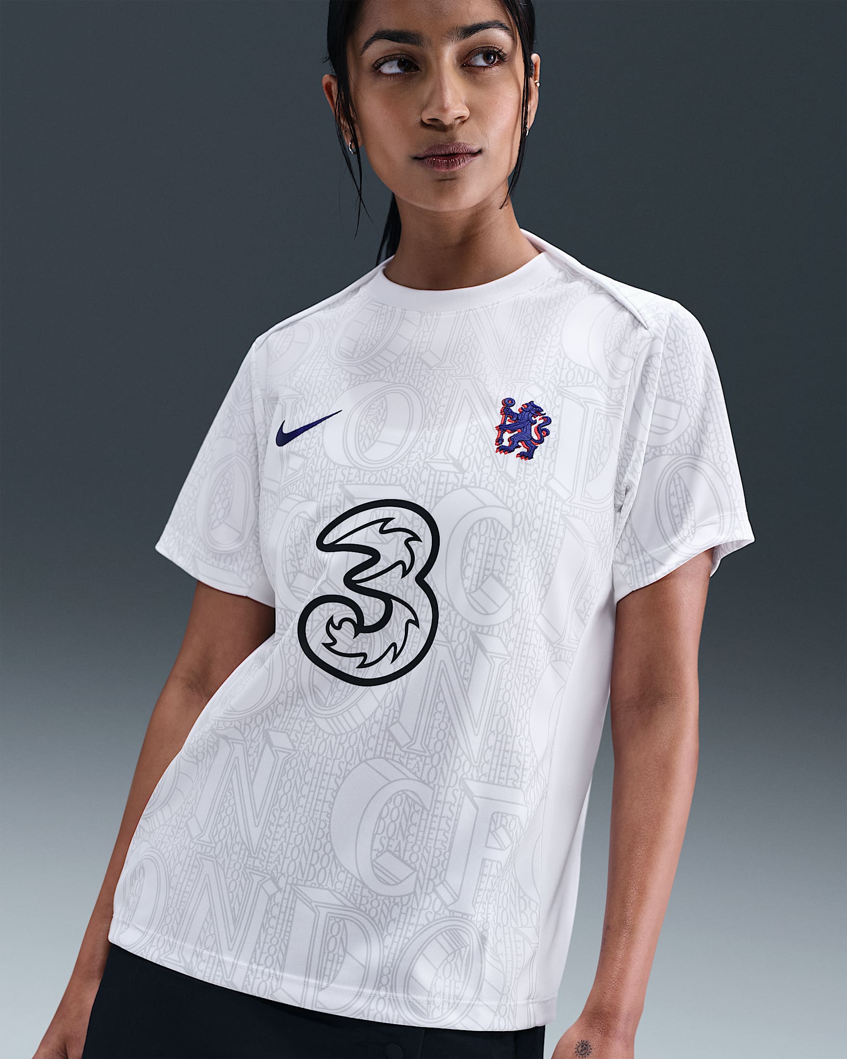 FC Chelsea Academy Pro Nike Dri-FIT Pre-Match-Fußballoberteil (Damen) - Weiß/Pure Platinum/Rush Blue