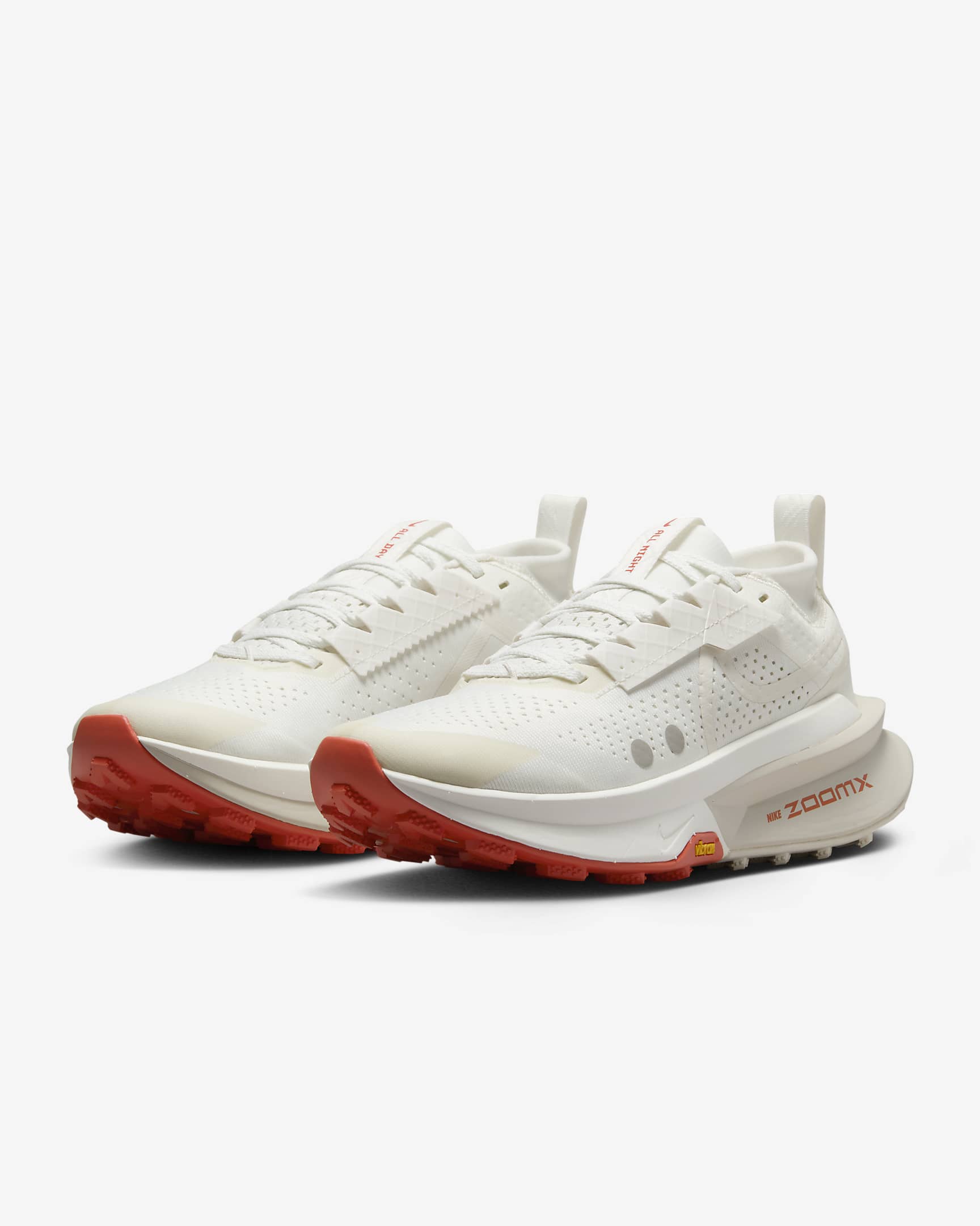 Nike Zegama 2 terrengløpesko til dame - Sail/Picante Red/Metallic Platinum/Phantom