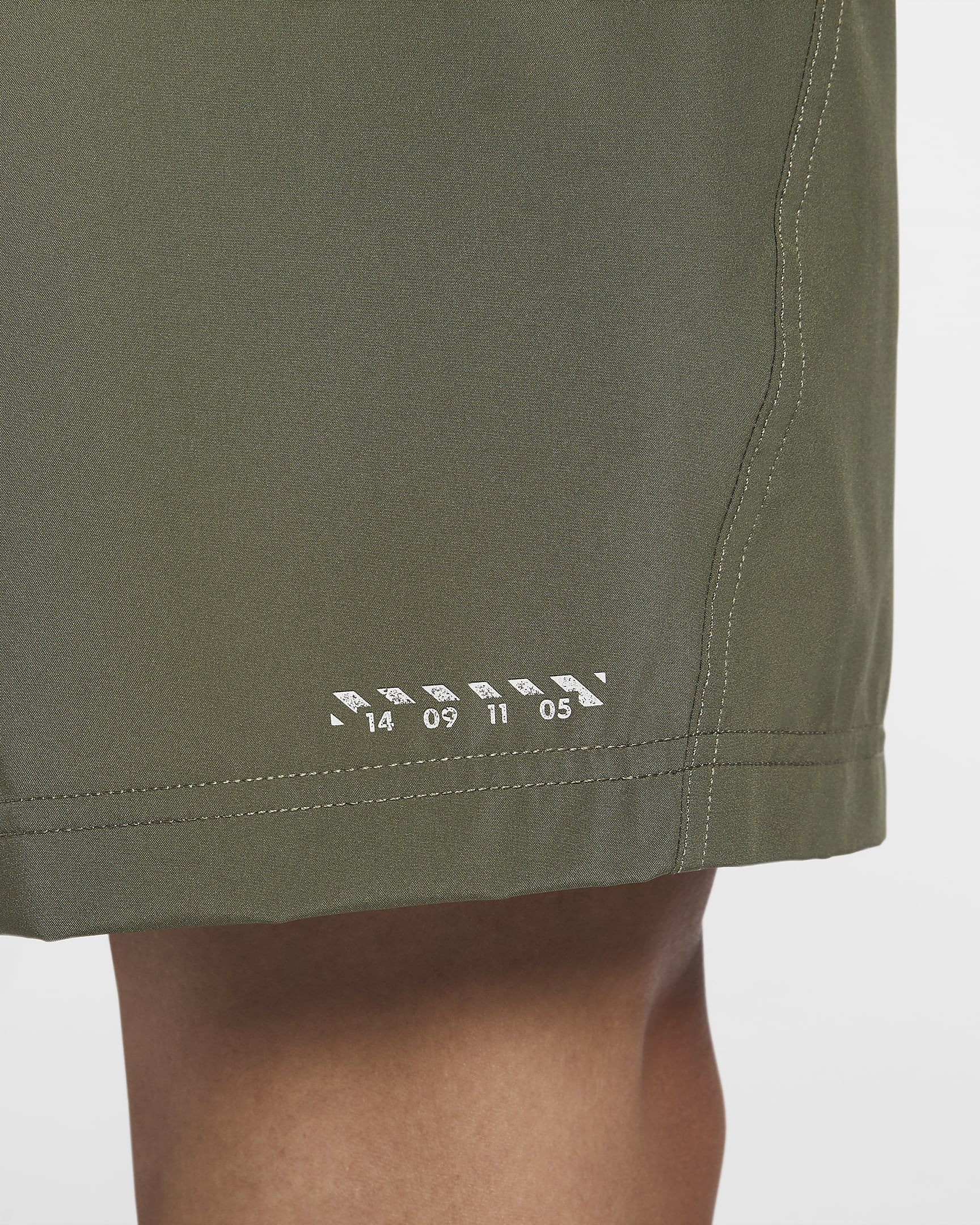 Nike Form Men's Dri-FIT 18cm (approx.) Unlined Versatile Shorts - Medium Olive/Pale Ivory/Cargo Khaki