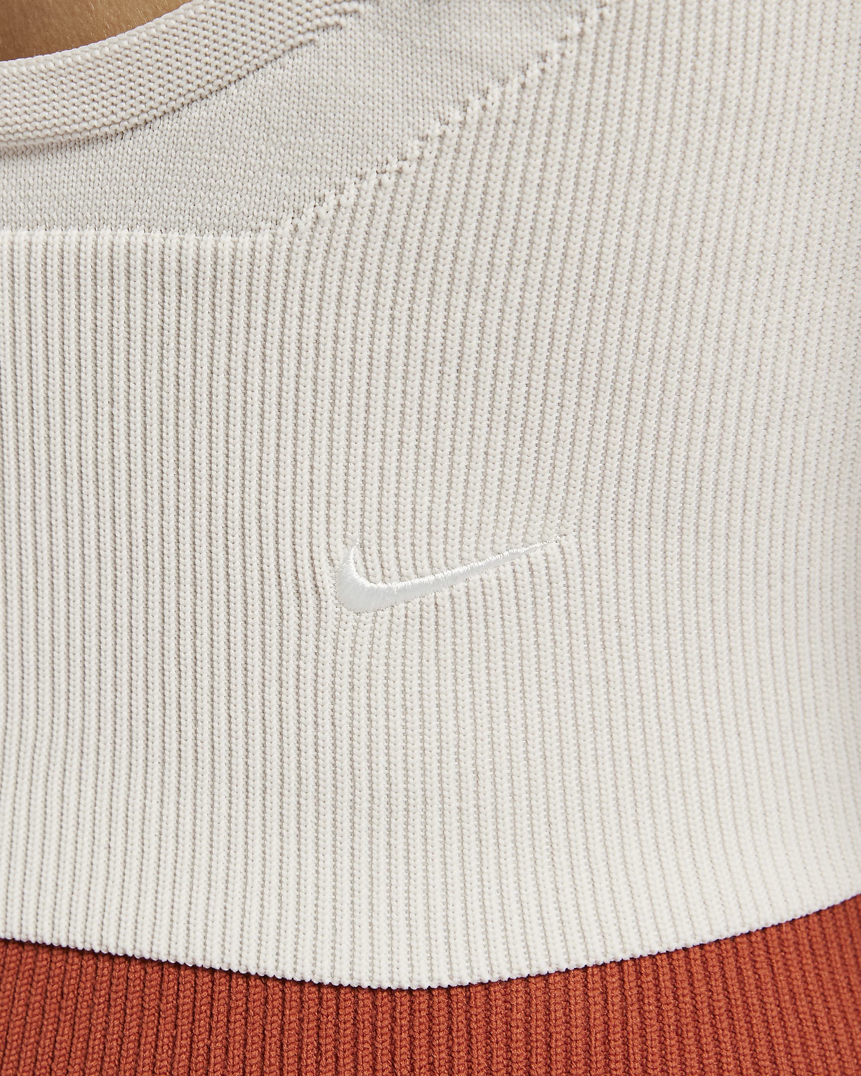 Nike Sportswear Chill Knit Women's Slim Long-Sleeve Cropped Jumper 1/2-Zip Top - Light Orewood Brown/Sail