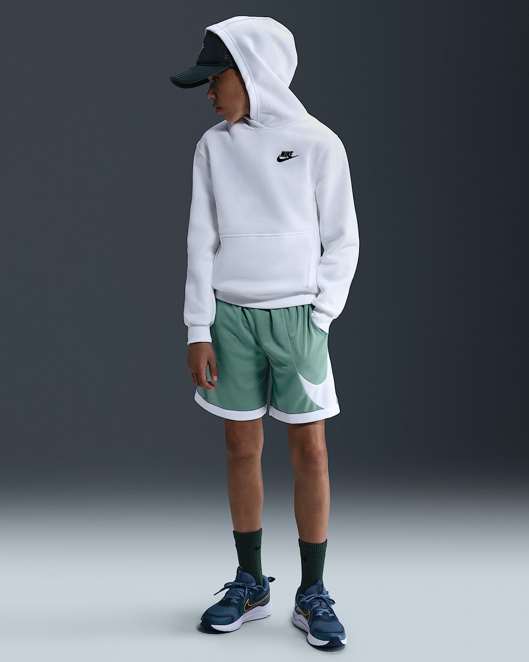 Nike Multi+ Older Kids' Dri-FIT Training Shorts - Cannon/White/White