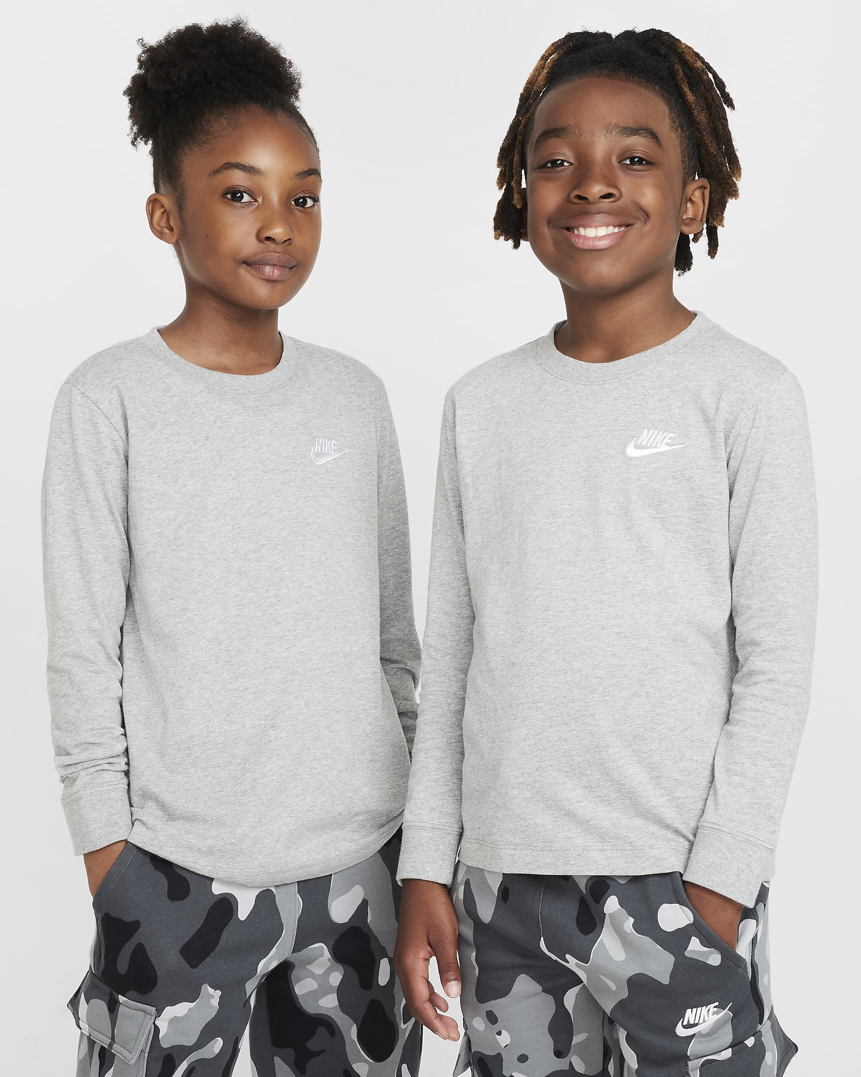 Playera de manga larga para niños grandes Nike Sportswear - Gris oscuro jaspeado