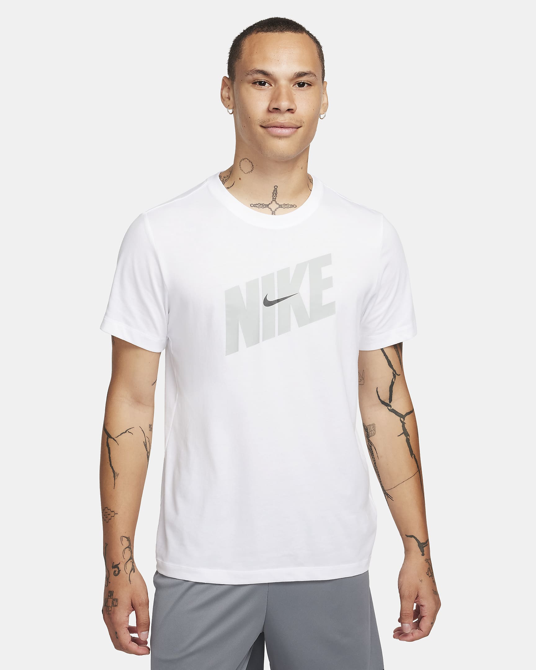 Playera de fitness Nike Dri-FIT para hombre. Nike.com