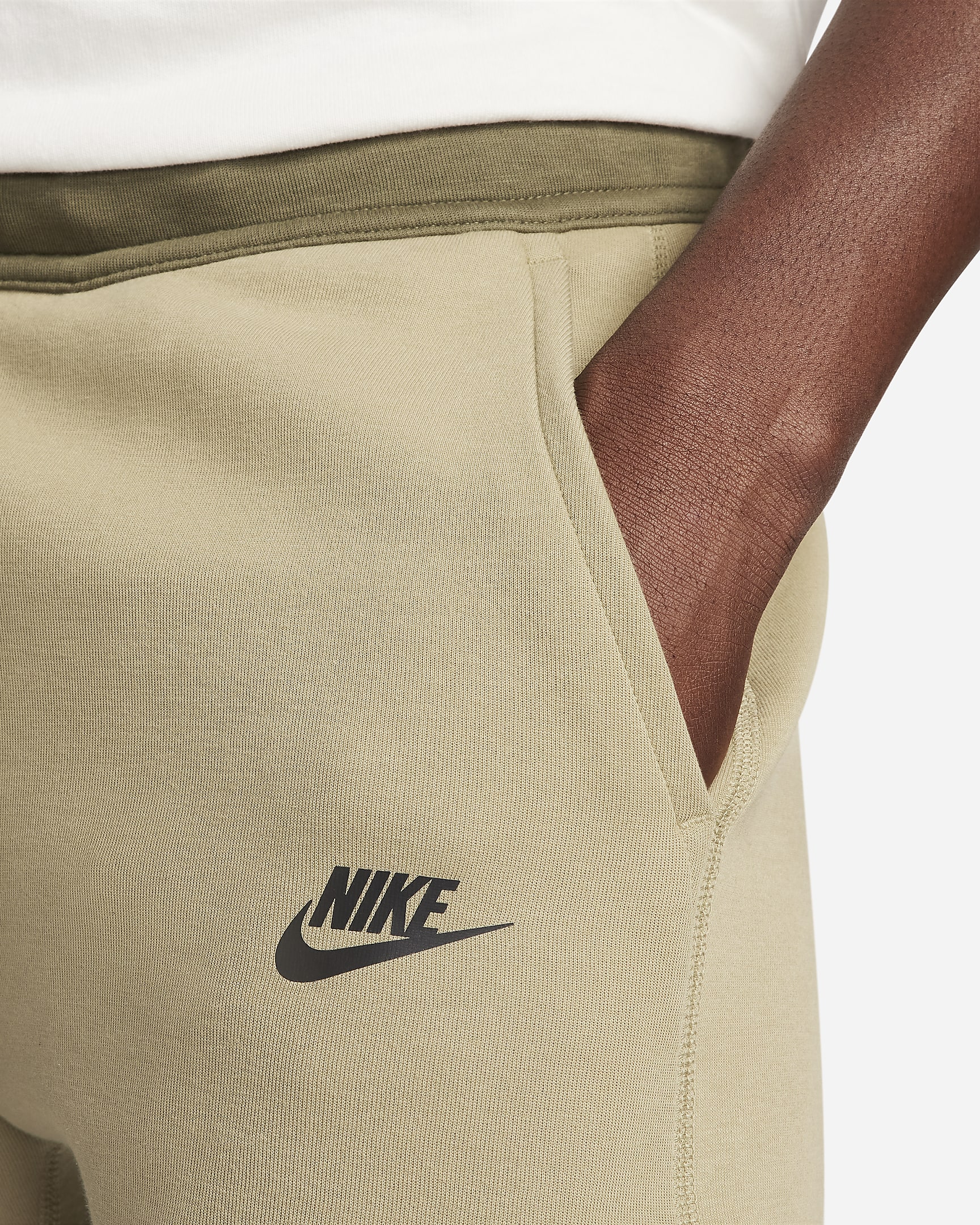 Ανδρικό παντελόνι φόρμας Nike Sportswear Tech Fleece - Neutral Olive/Medium Olive/Μαύρο