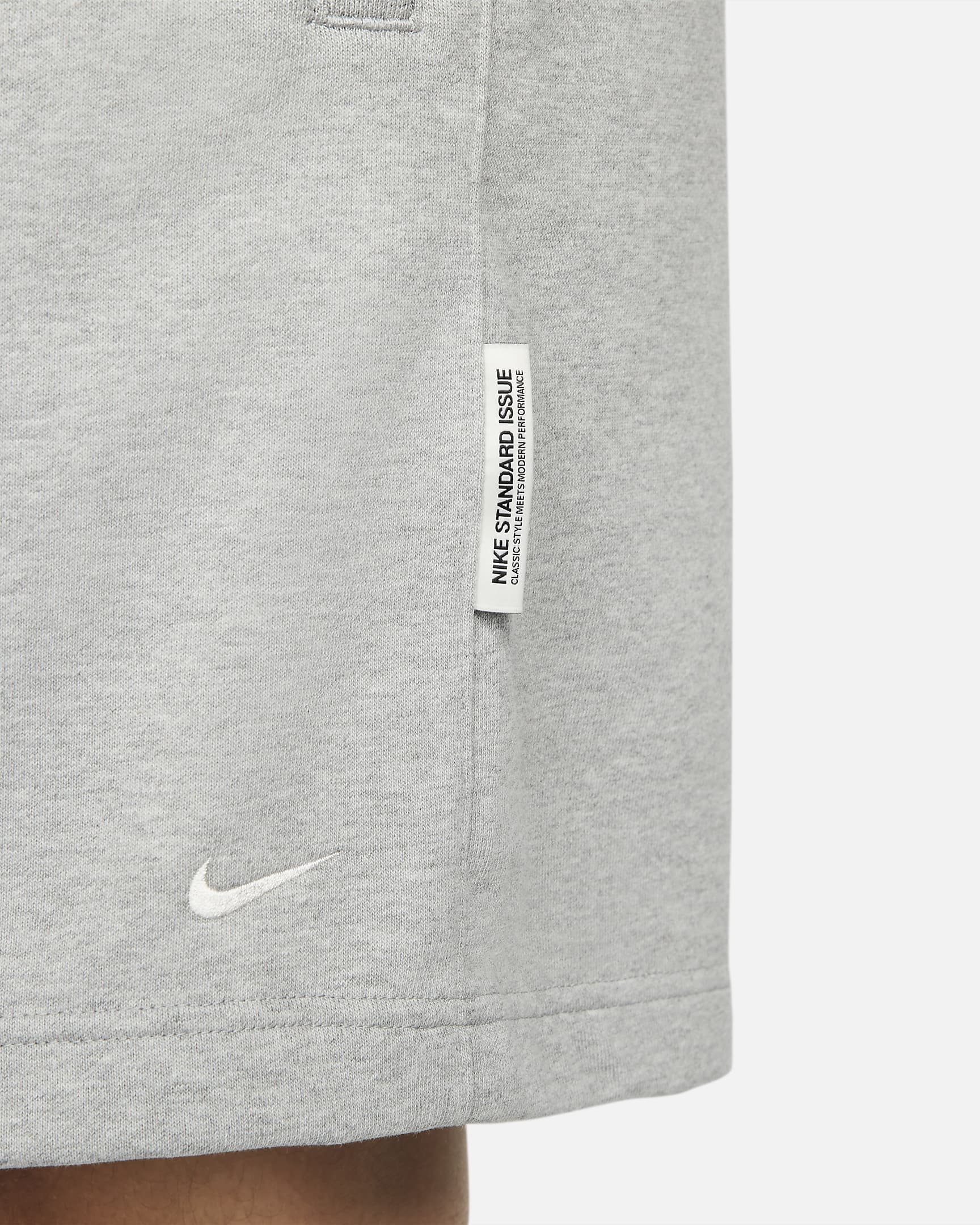 Shorts de básquetbol Dri-FIT de 20 cm para hombre Nike Standard Issue - Gris oscuro jaspeado/Marfil pálido