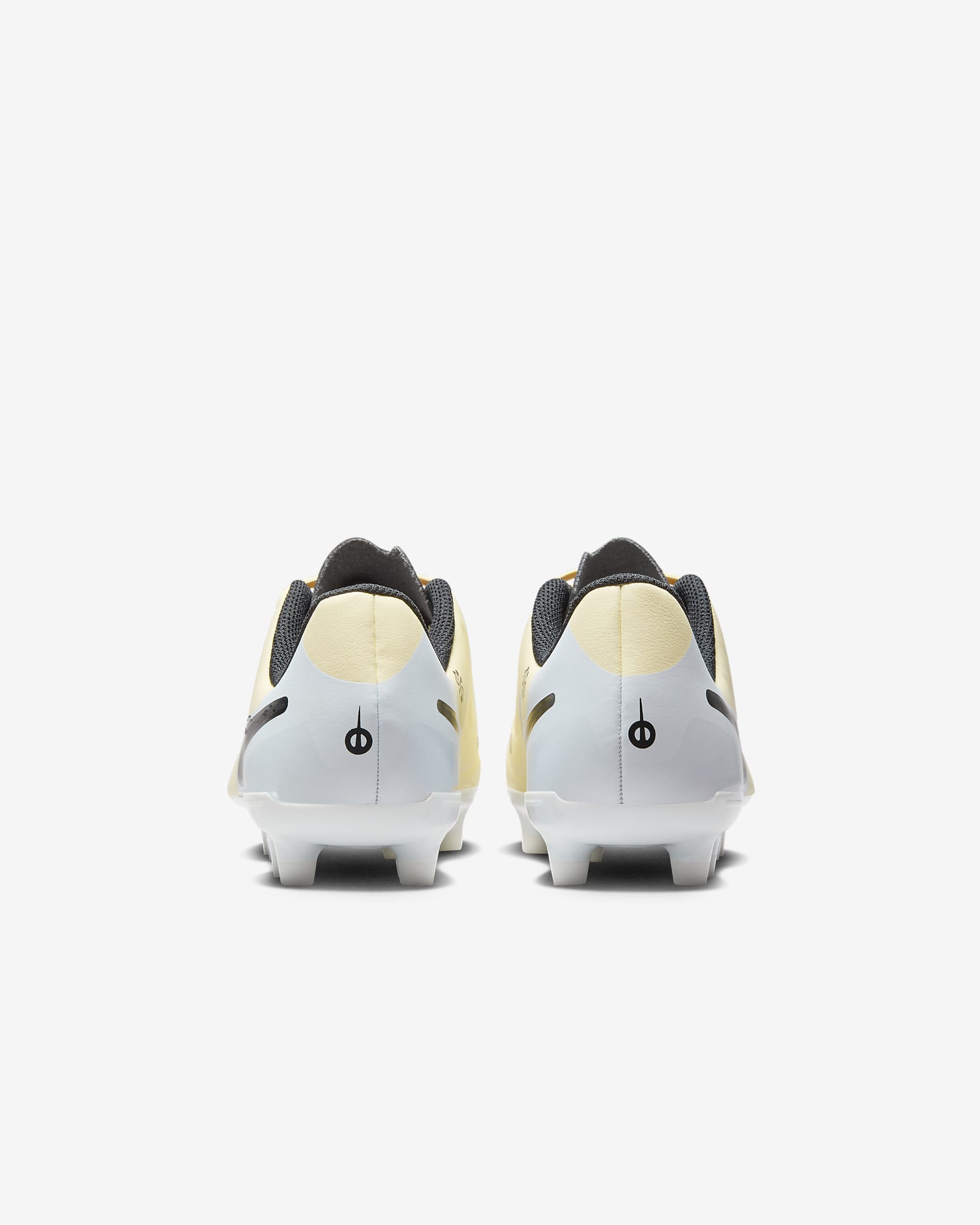 Chaussure de foot basse à crampons multi-surfaces Nike Jr. Tiempo Legend 10 Club pour enfant/ado - Lemonade/Metallic Gold Coin/Noir