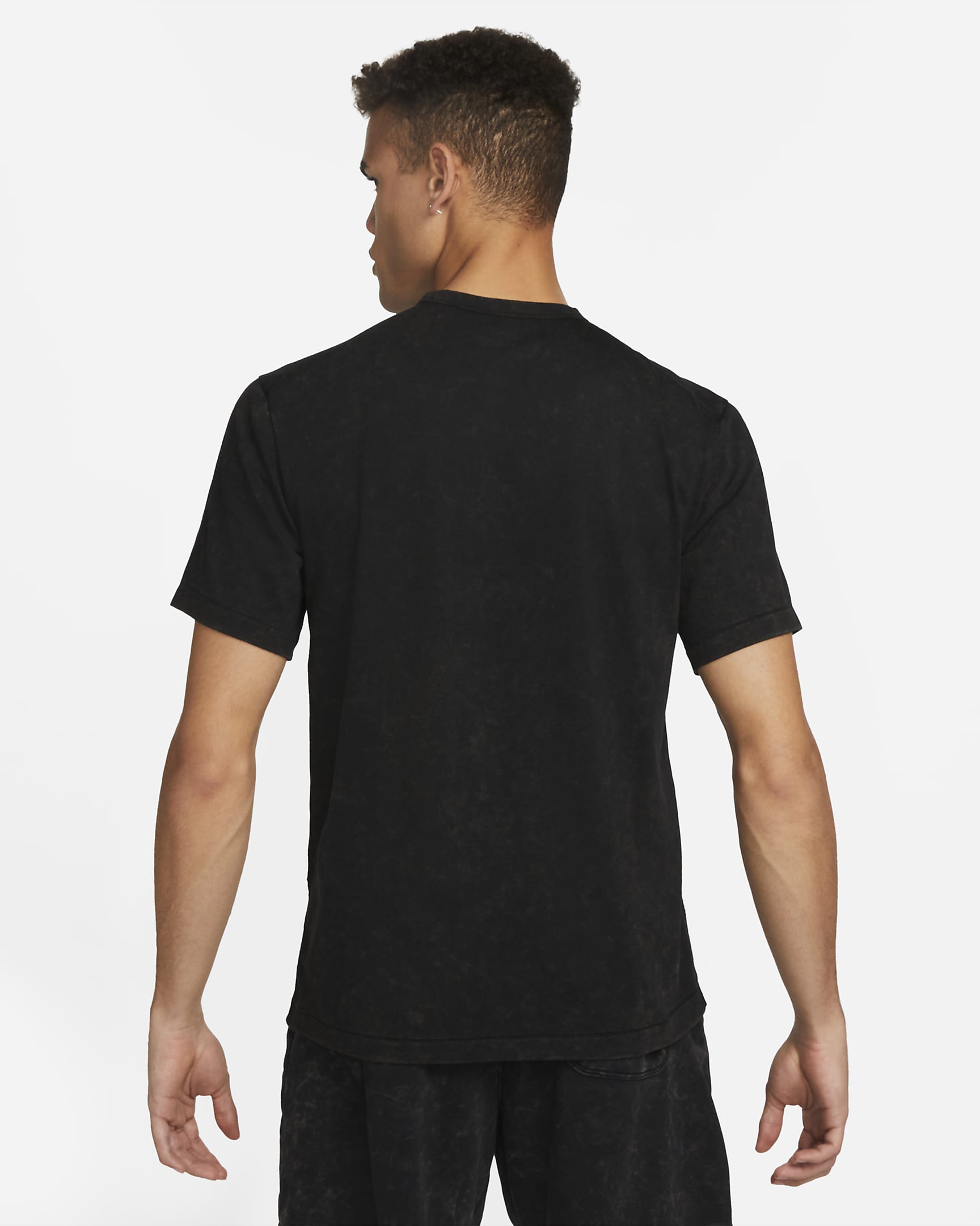 Nike Dri-FIT Men's Graphic Fitness T-Shirt. Nike IE