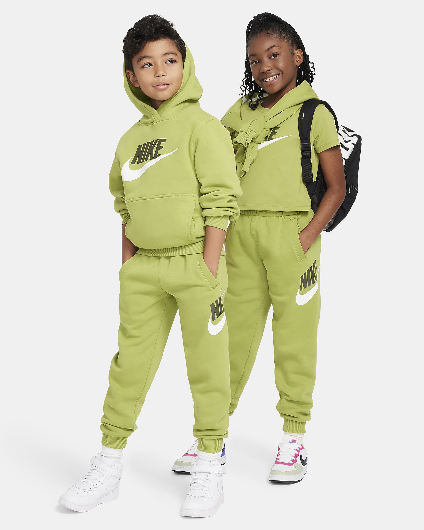 Joggers para niños talla grande Nike Club Fleece - Pera/Blanco/Caqui militar