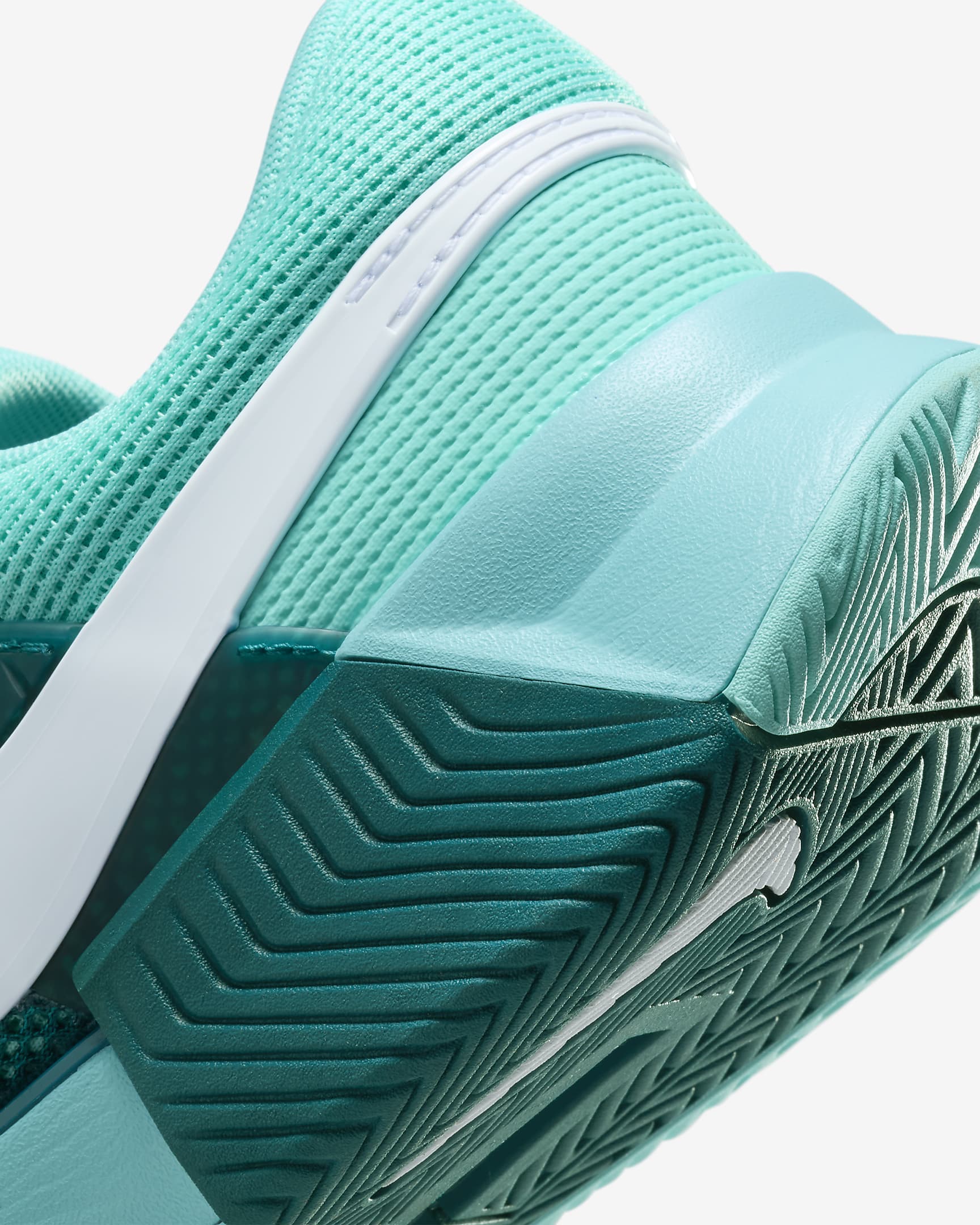 Nike GP Challenge 1 «Naomi Osaka» Premium tennissko til hardcourt til dame - Aurora Green/Geode Teal/Hvit